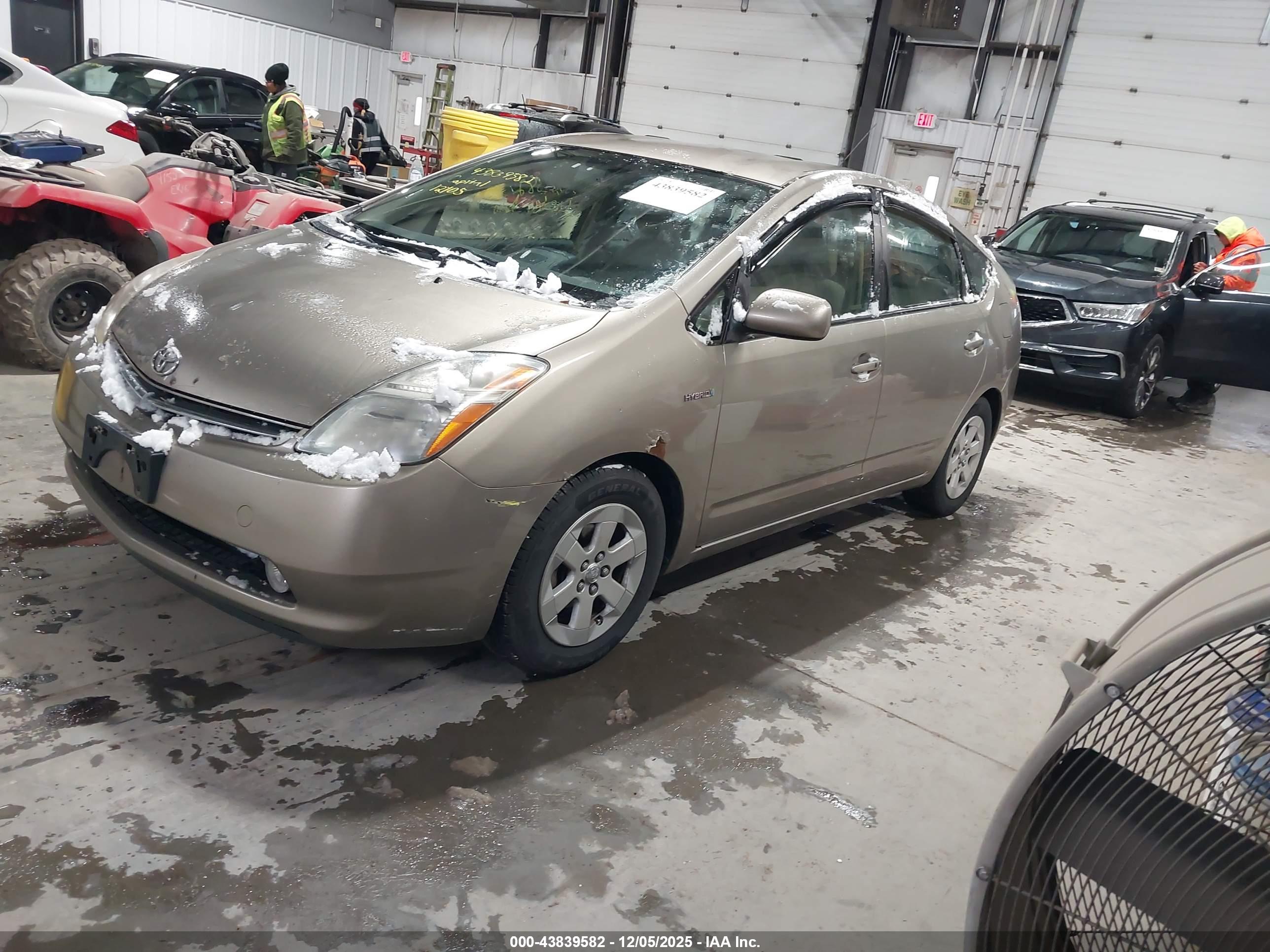 TOYOTA PRIUS image 2