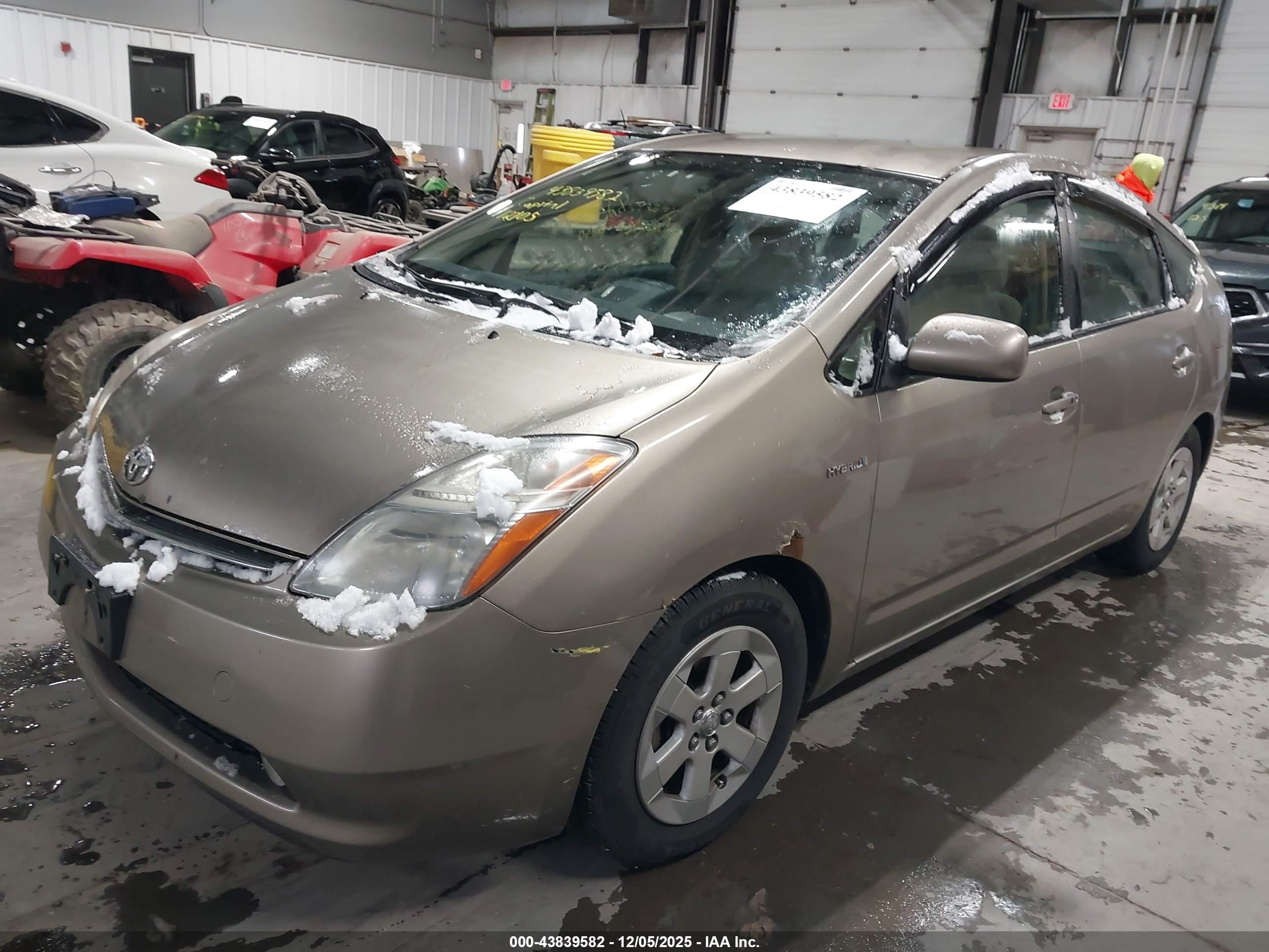 TOYOTA PRIUS image 6