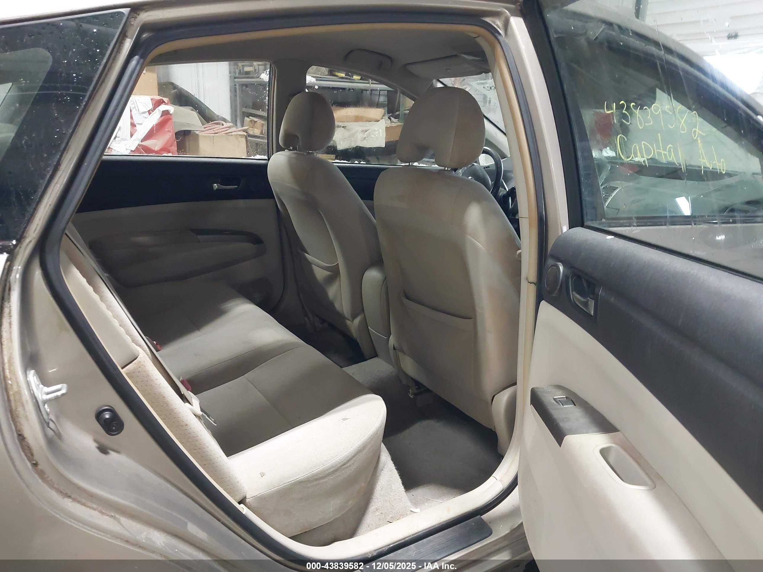 TOYOTA PRIUS image 8