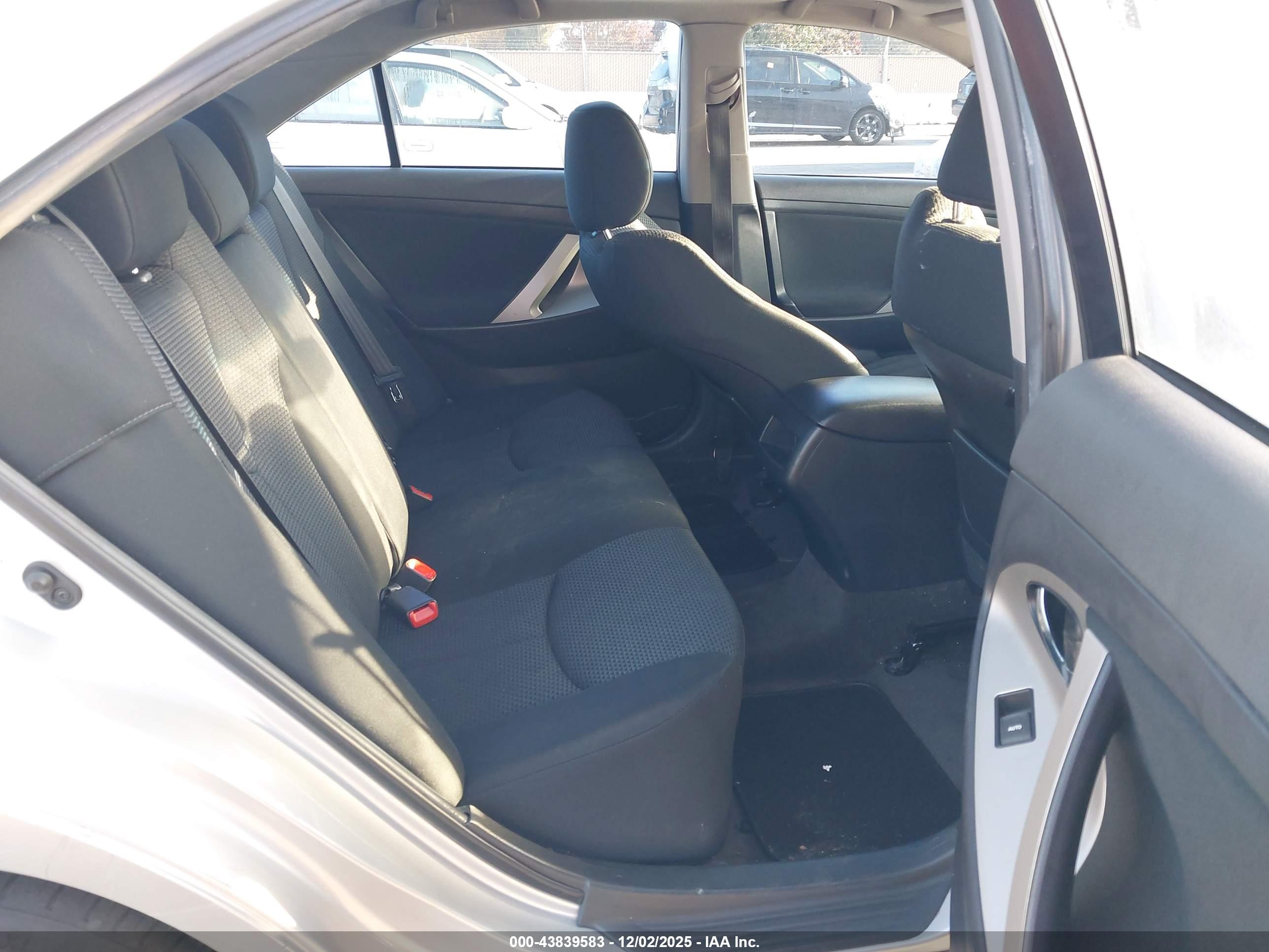 TOYOTA CAMRY image 8
