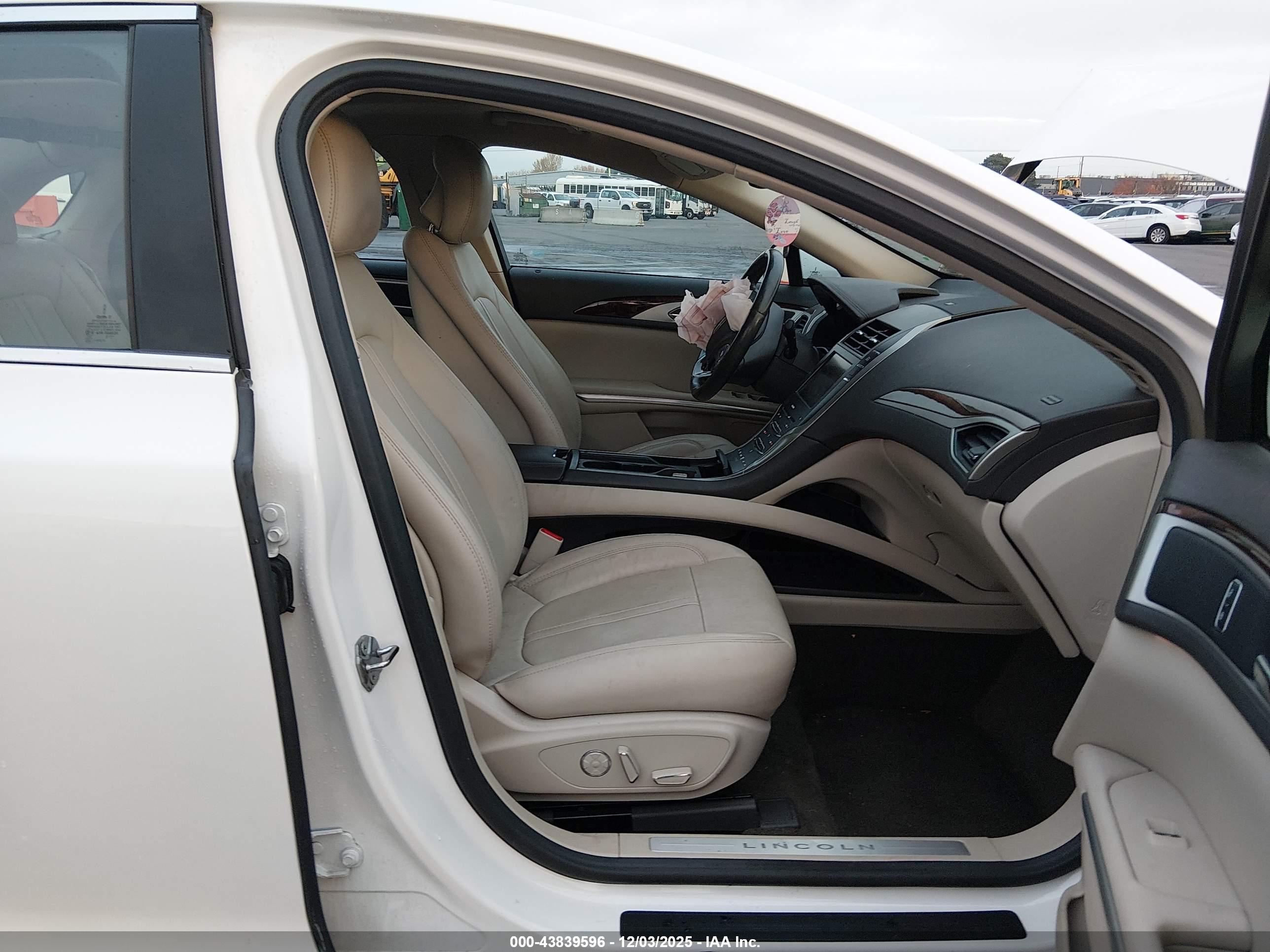 LINCOLN MKZ image 5