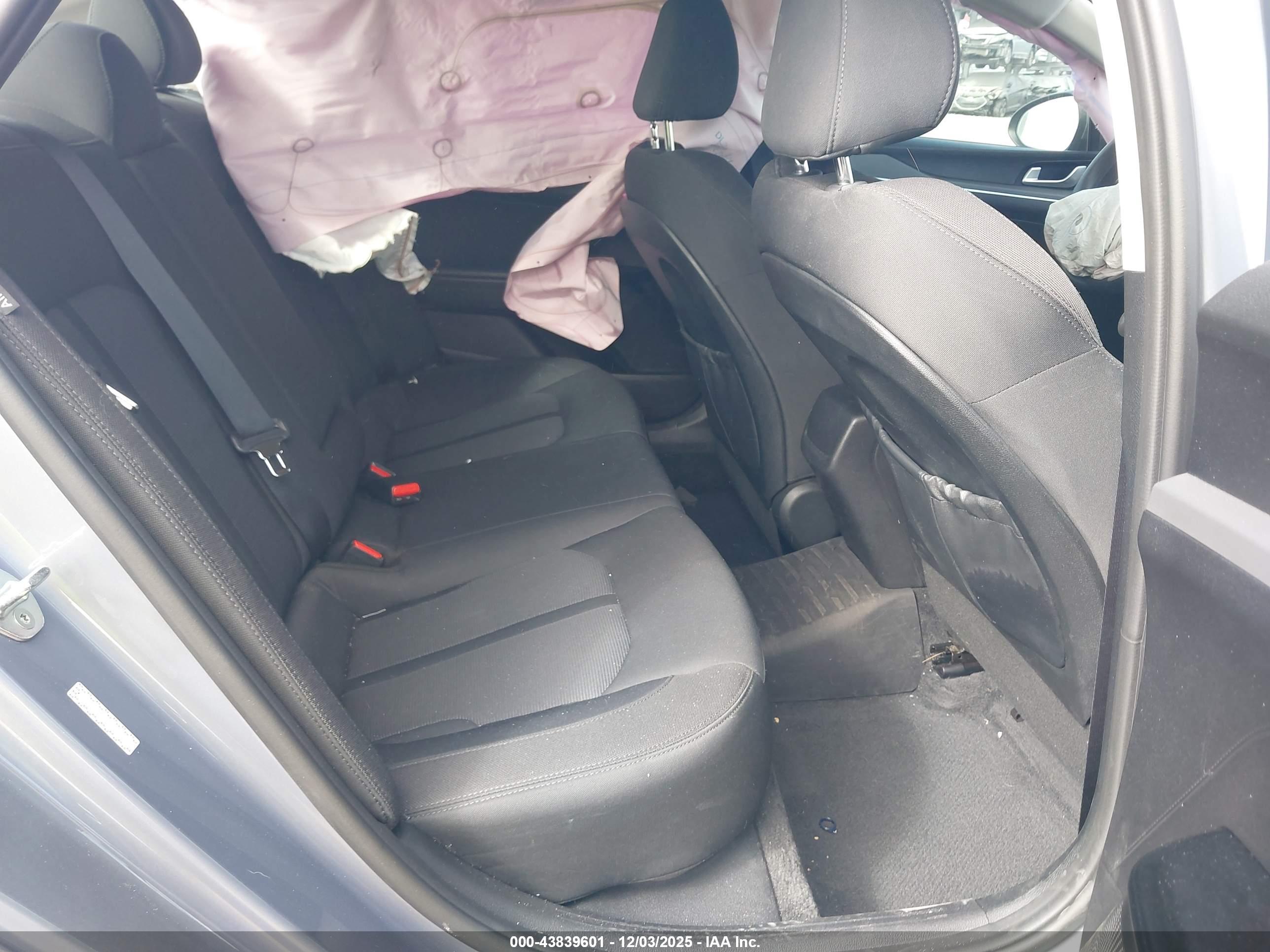 KIA K5 image 8