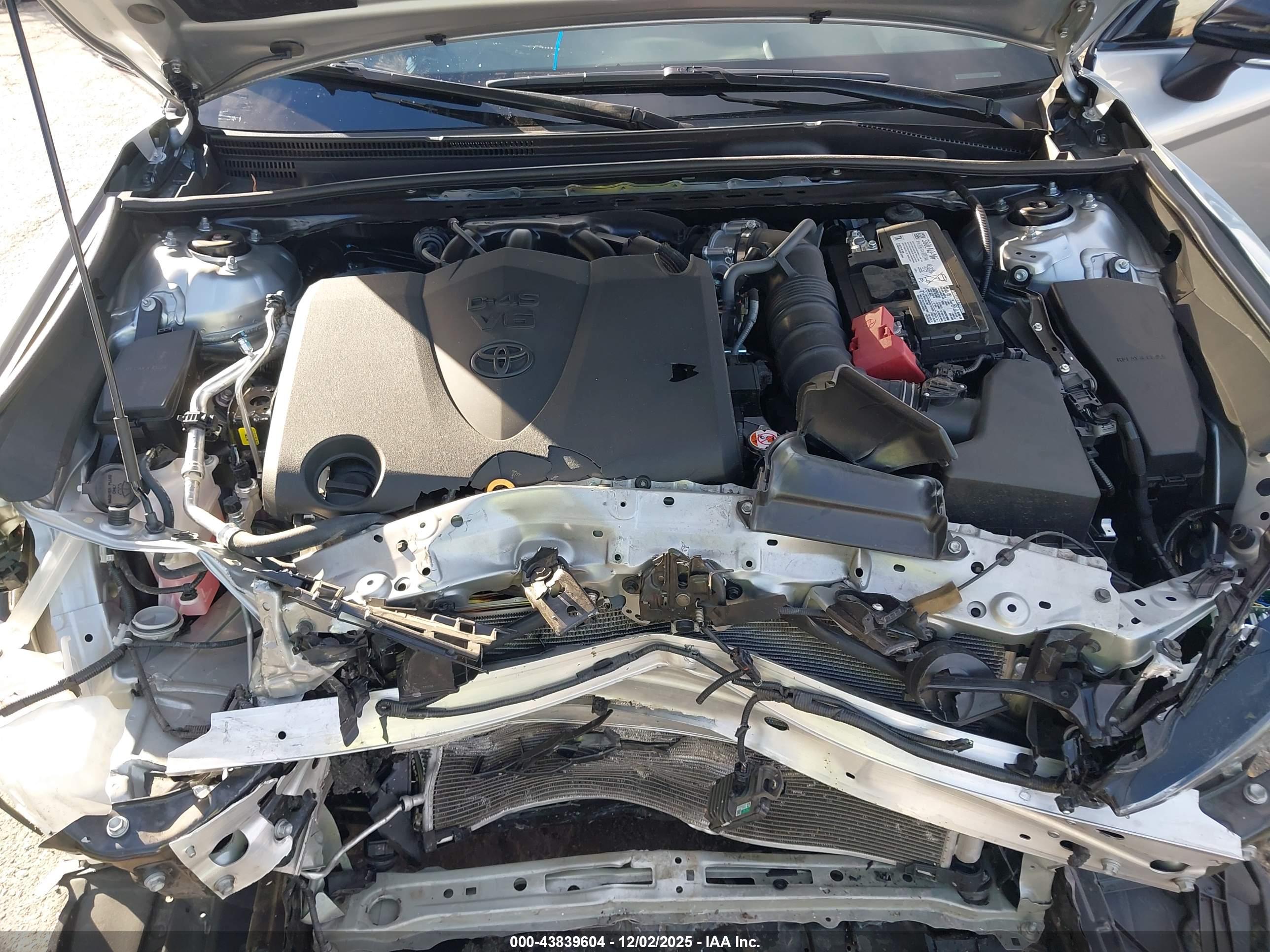 TOYOTA CAMRY image 10