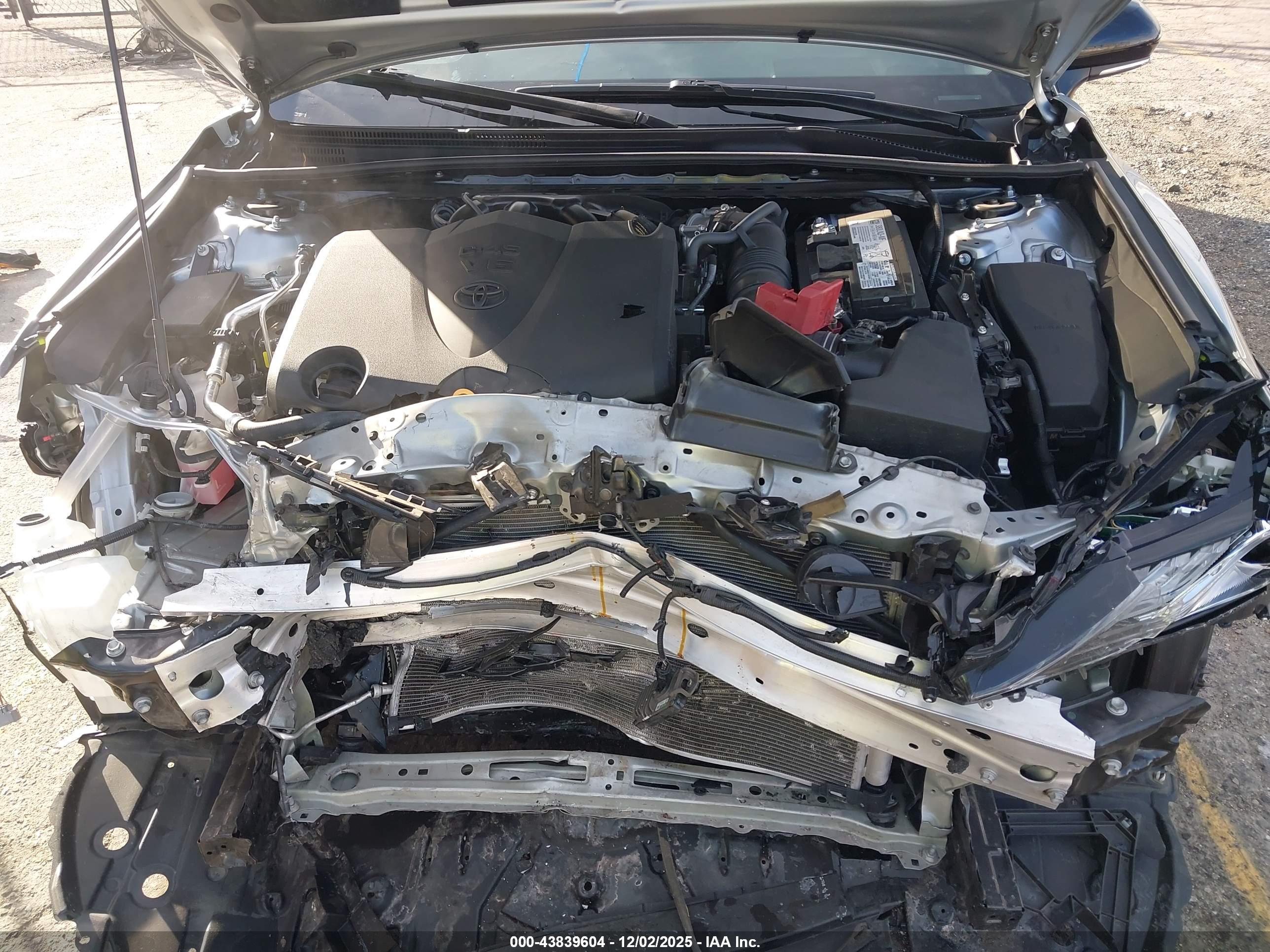 TOYOTA CAMRY image 6