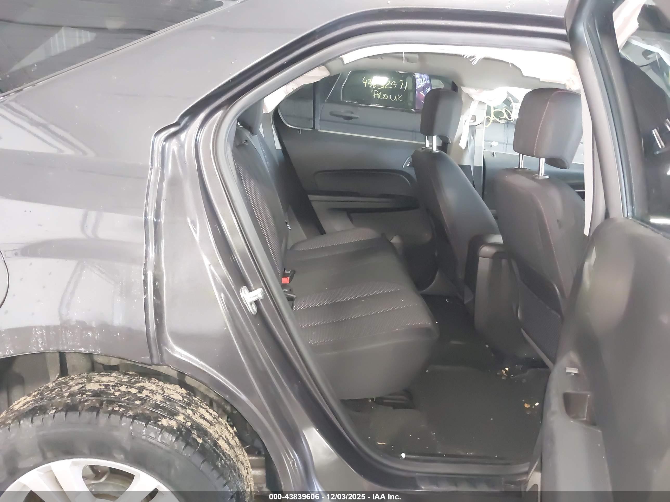 CHEVROLET EQUINOX image 8