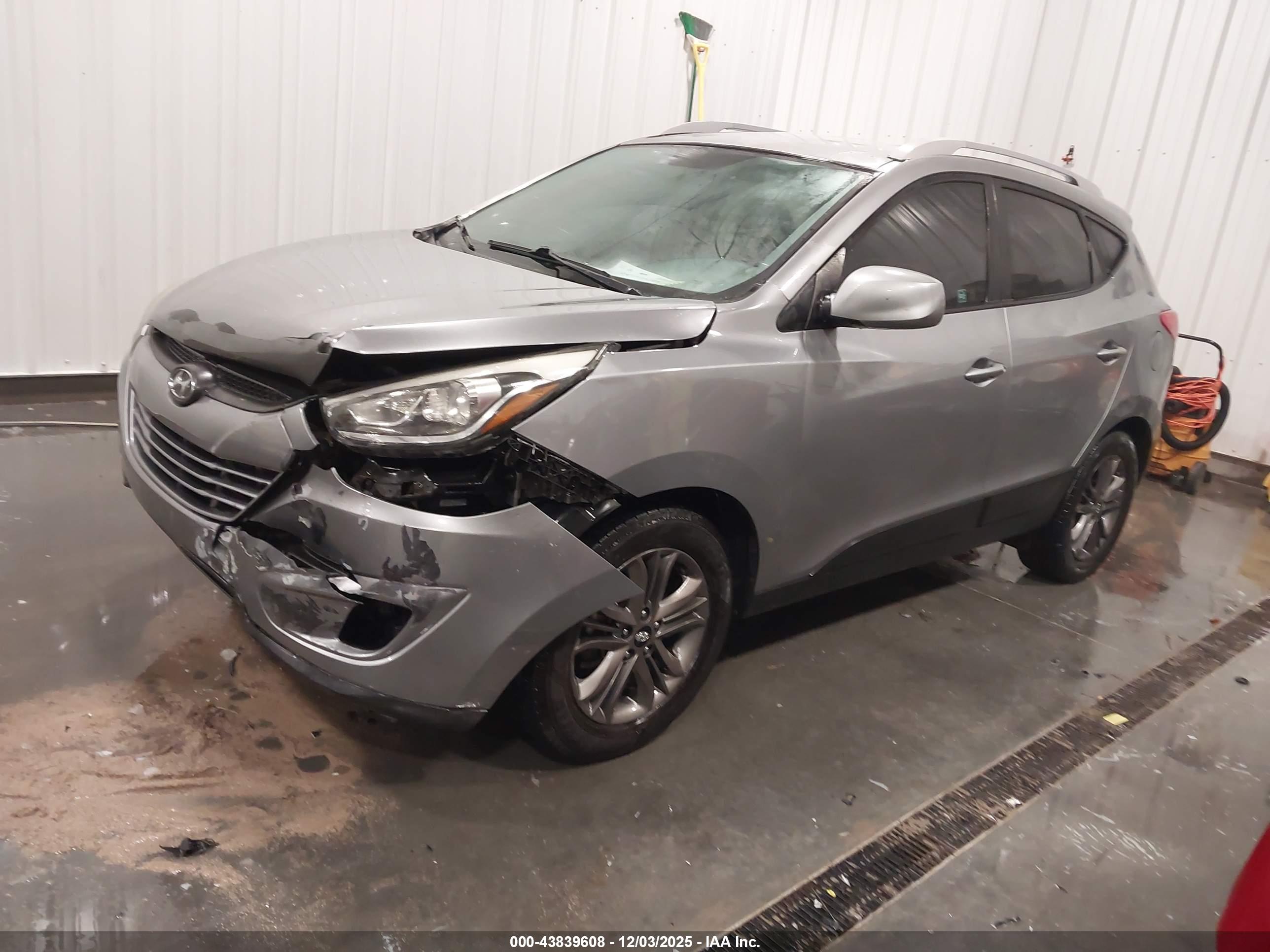 HYUNDAI TUCSON image 2