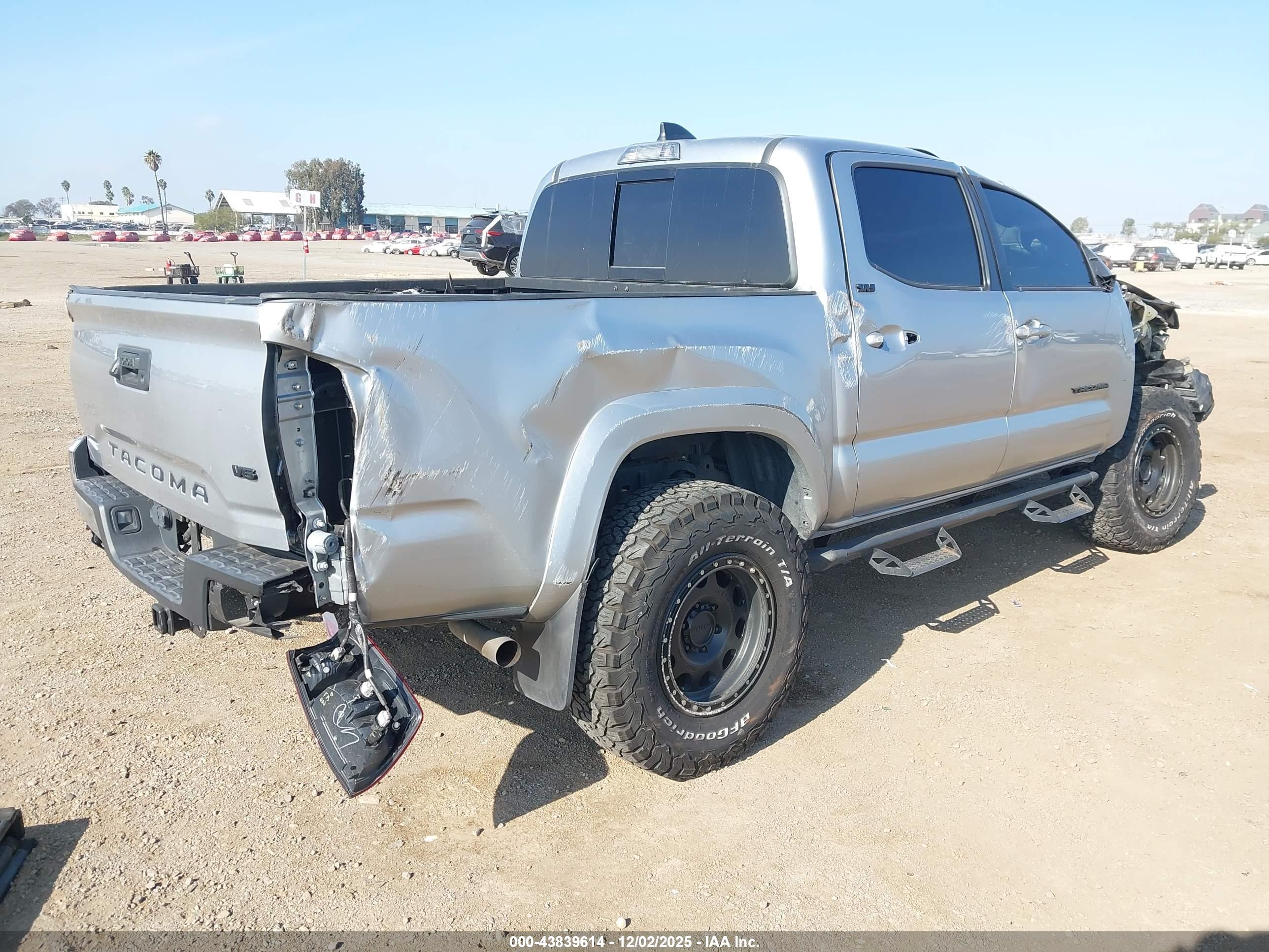 TOYOTA TACOMA image 4