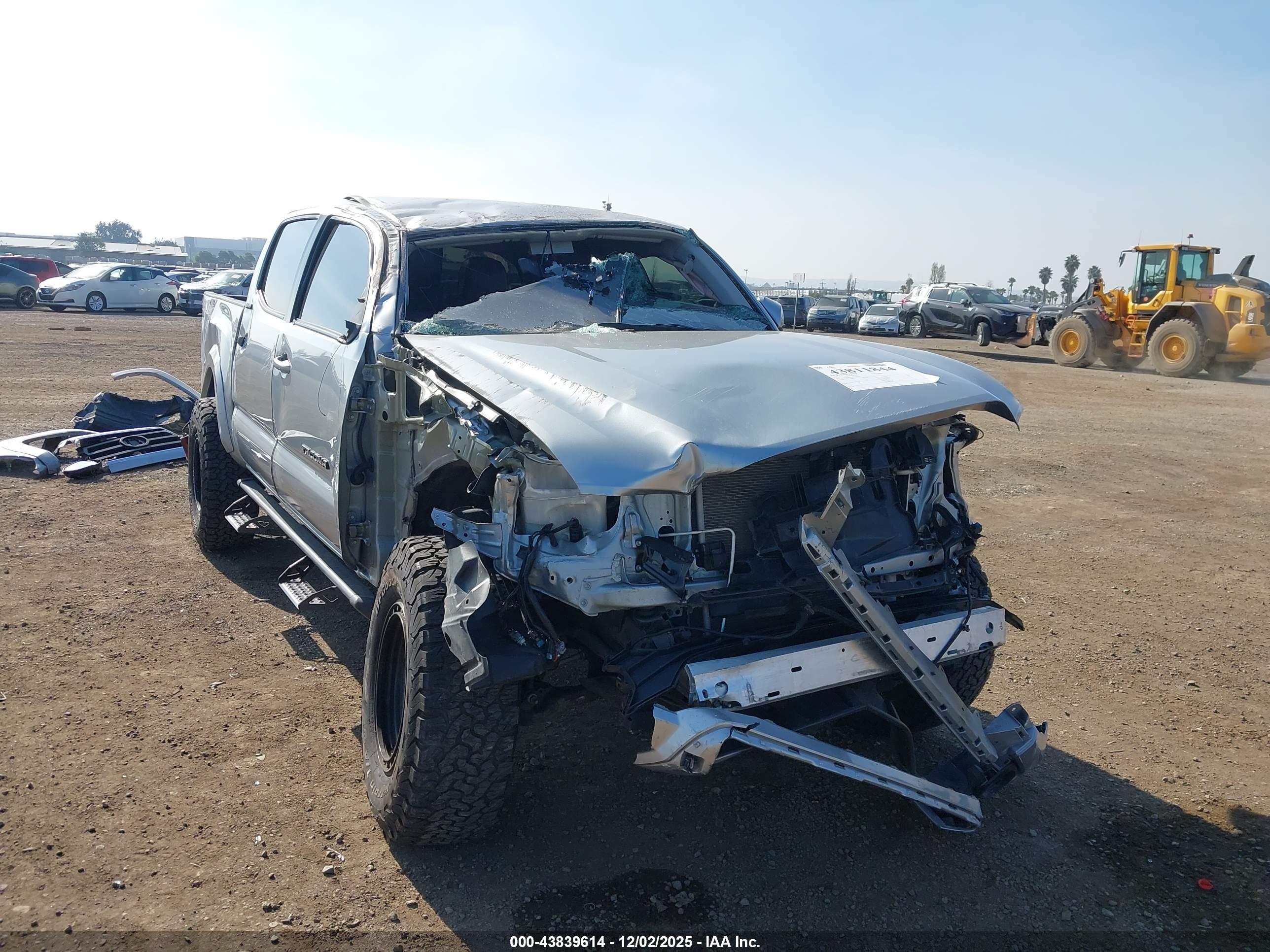 TOYOTA TACOMA image 6