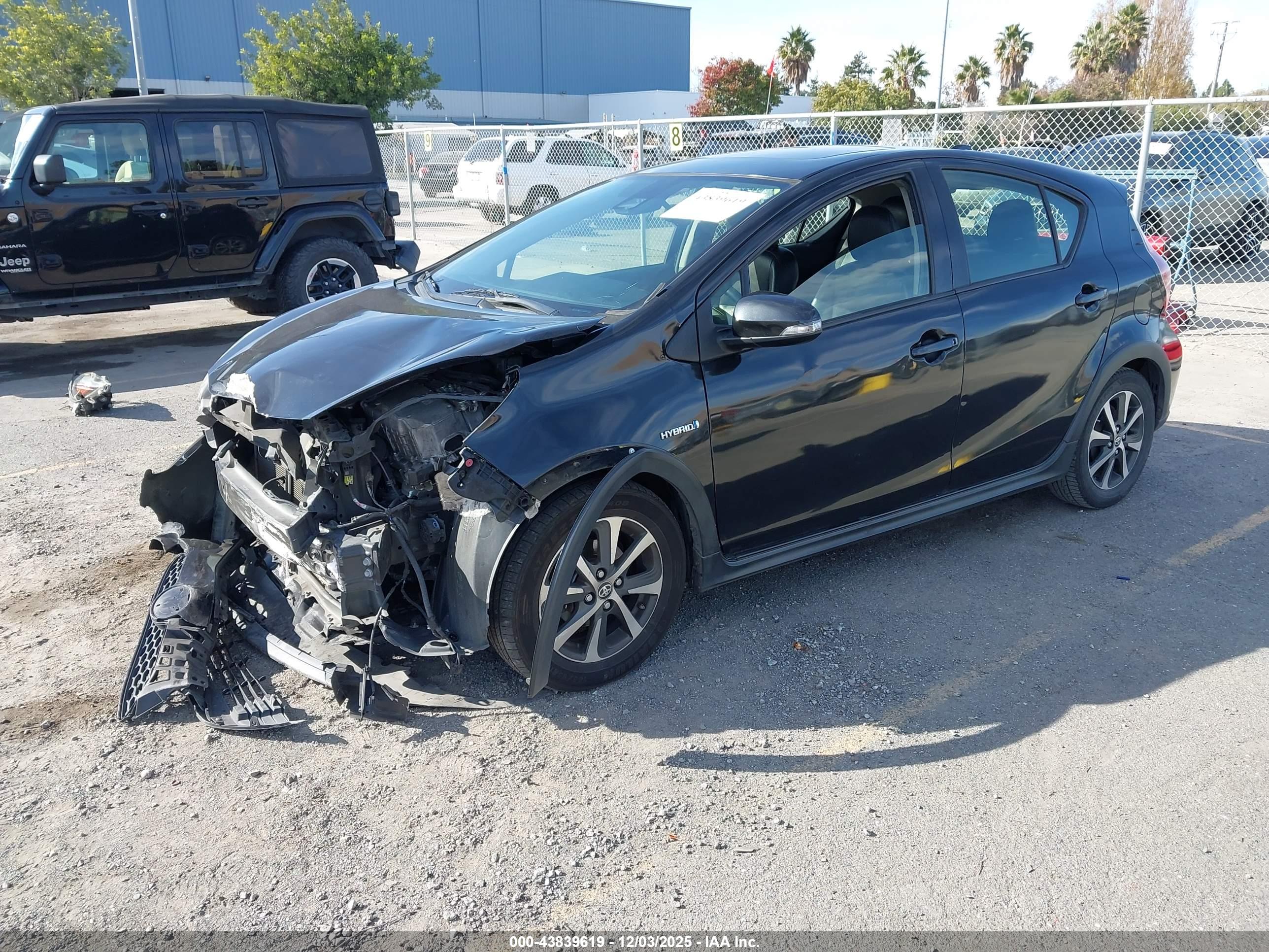 TOYOTA PRIUS image 2