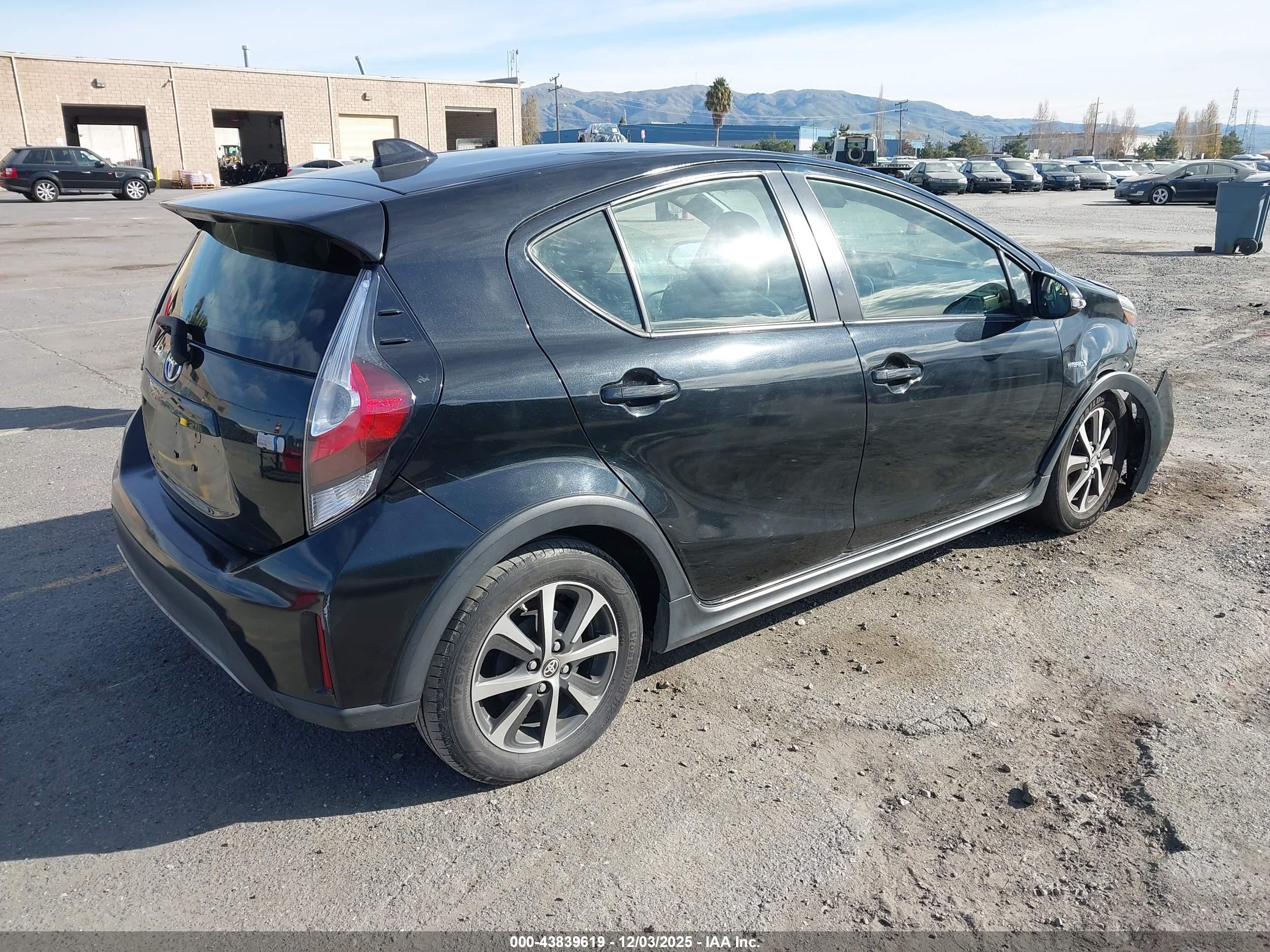 TOYOTA PRIUS image 4