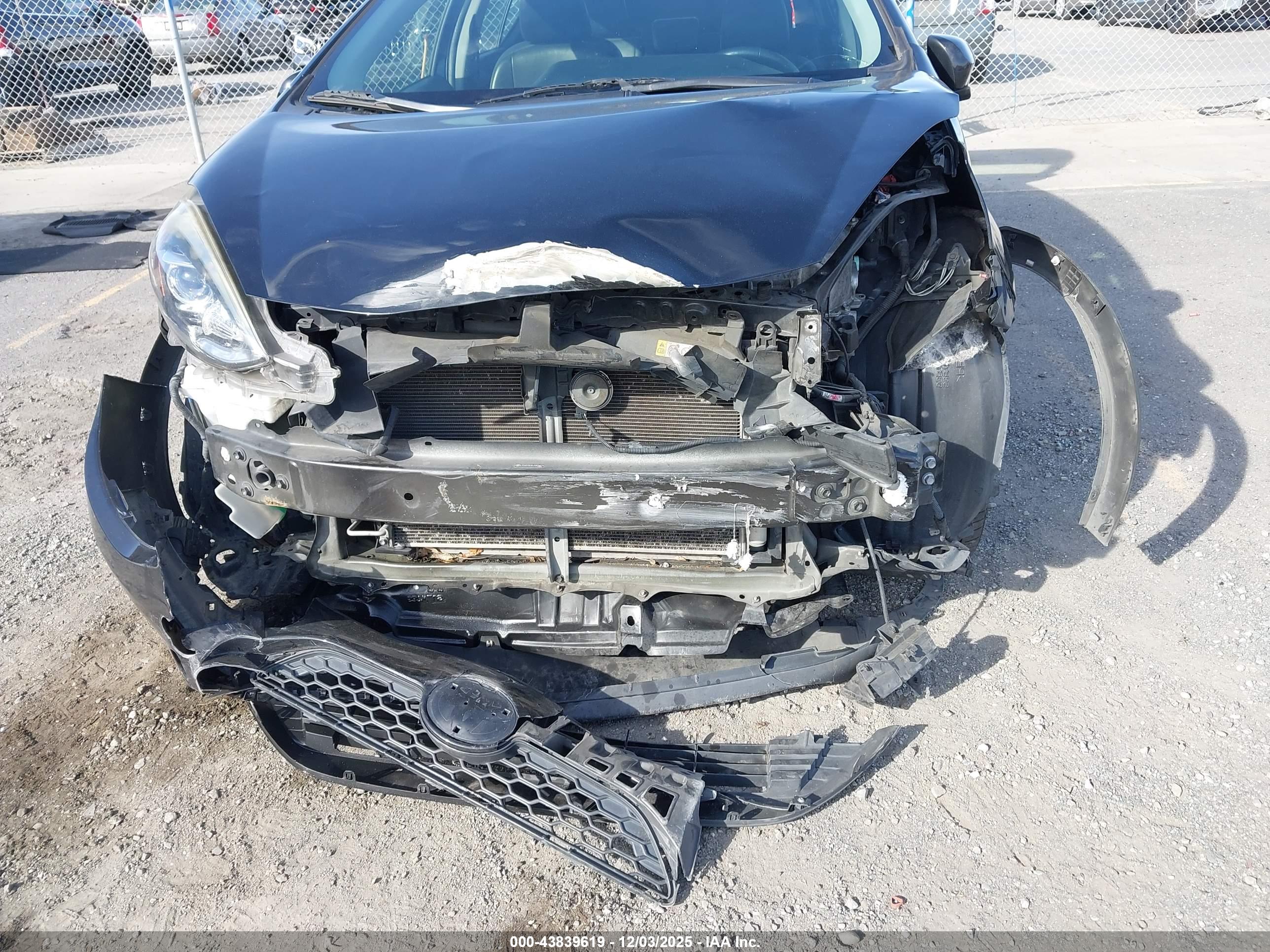 TOYOTA PRIUS image 6