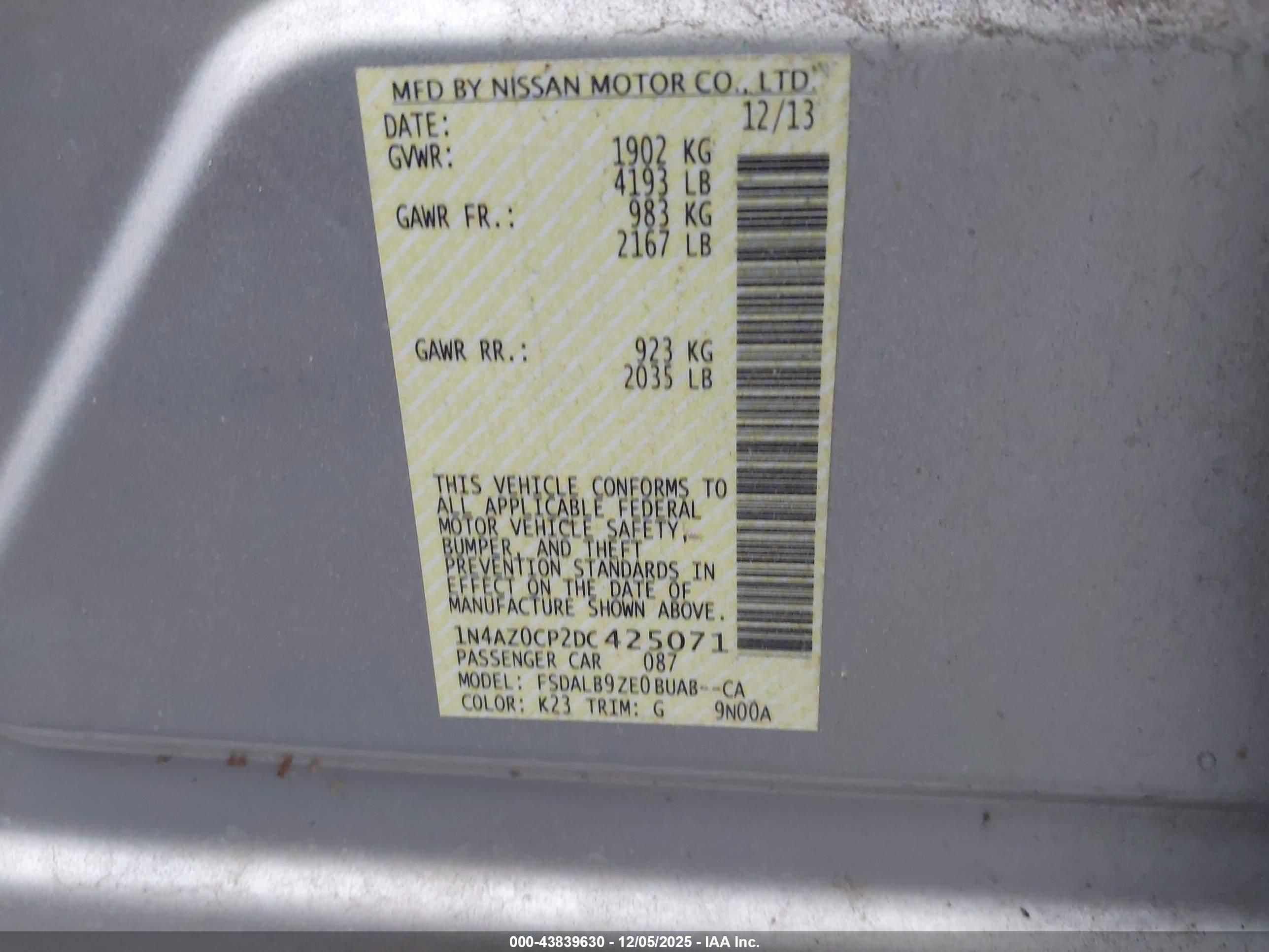 NISSAN LEAF image 9