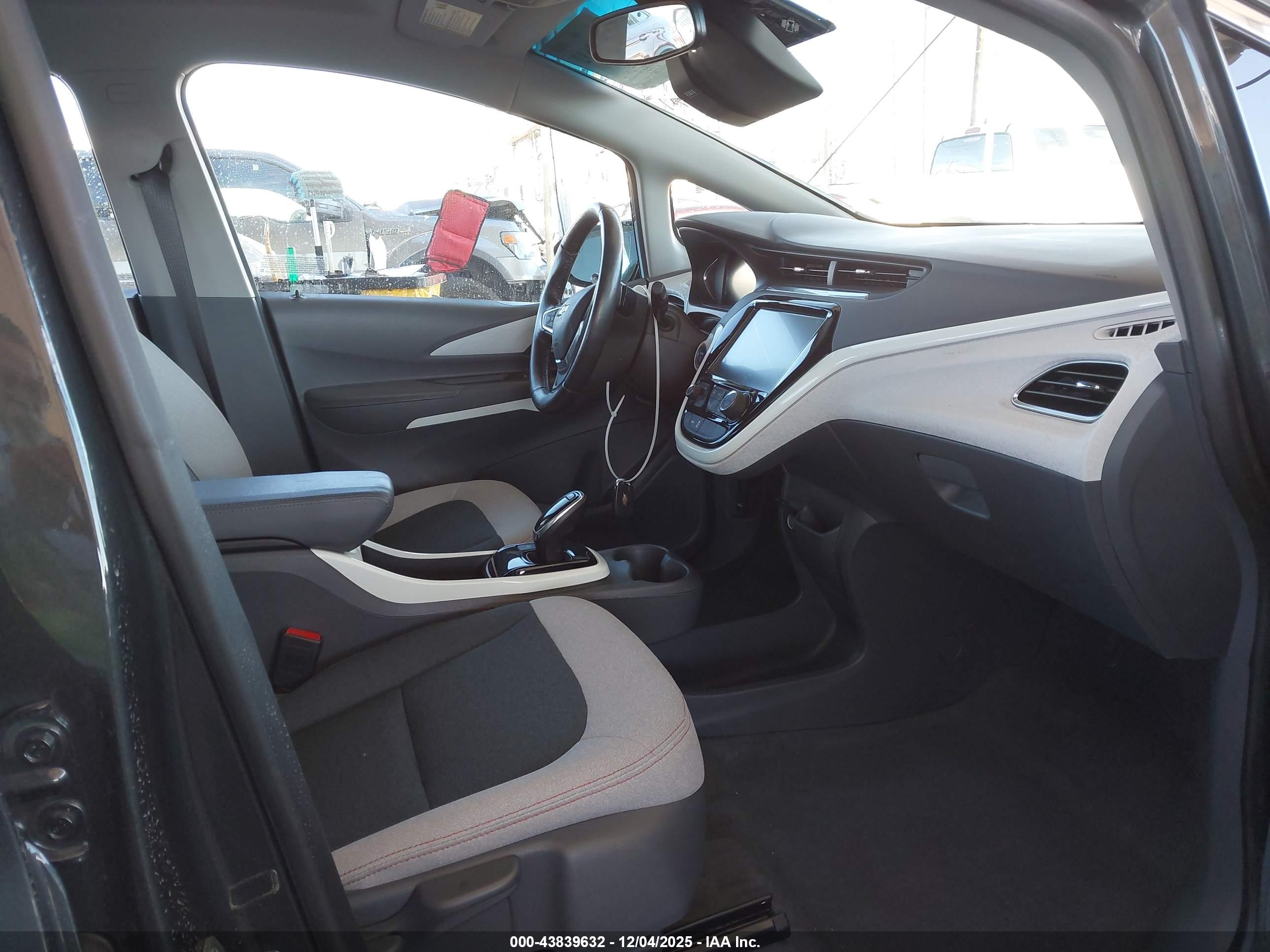 CHEVROLET BOLT image 5