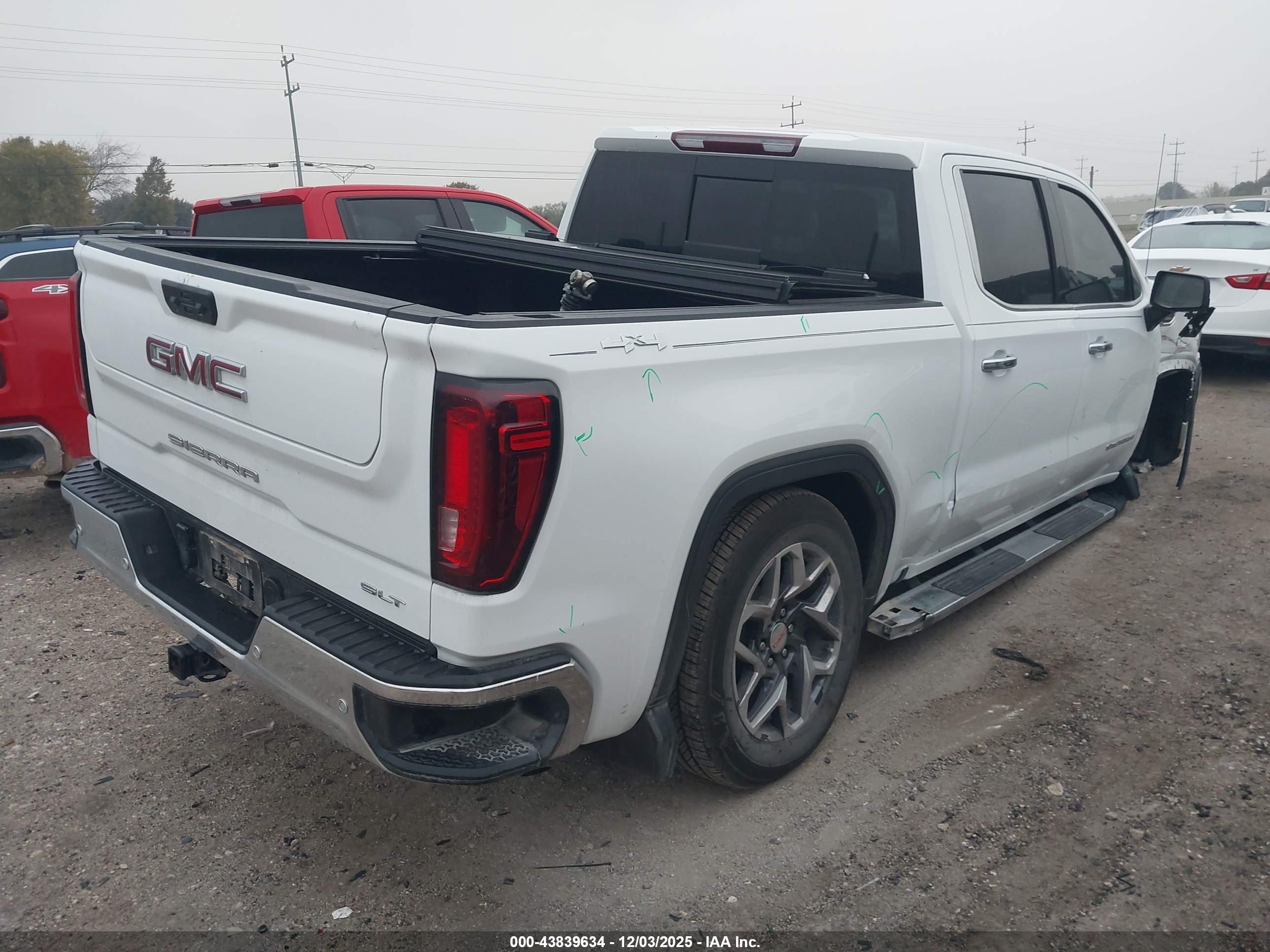 GMC SIERRA image 4