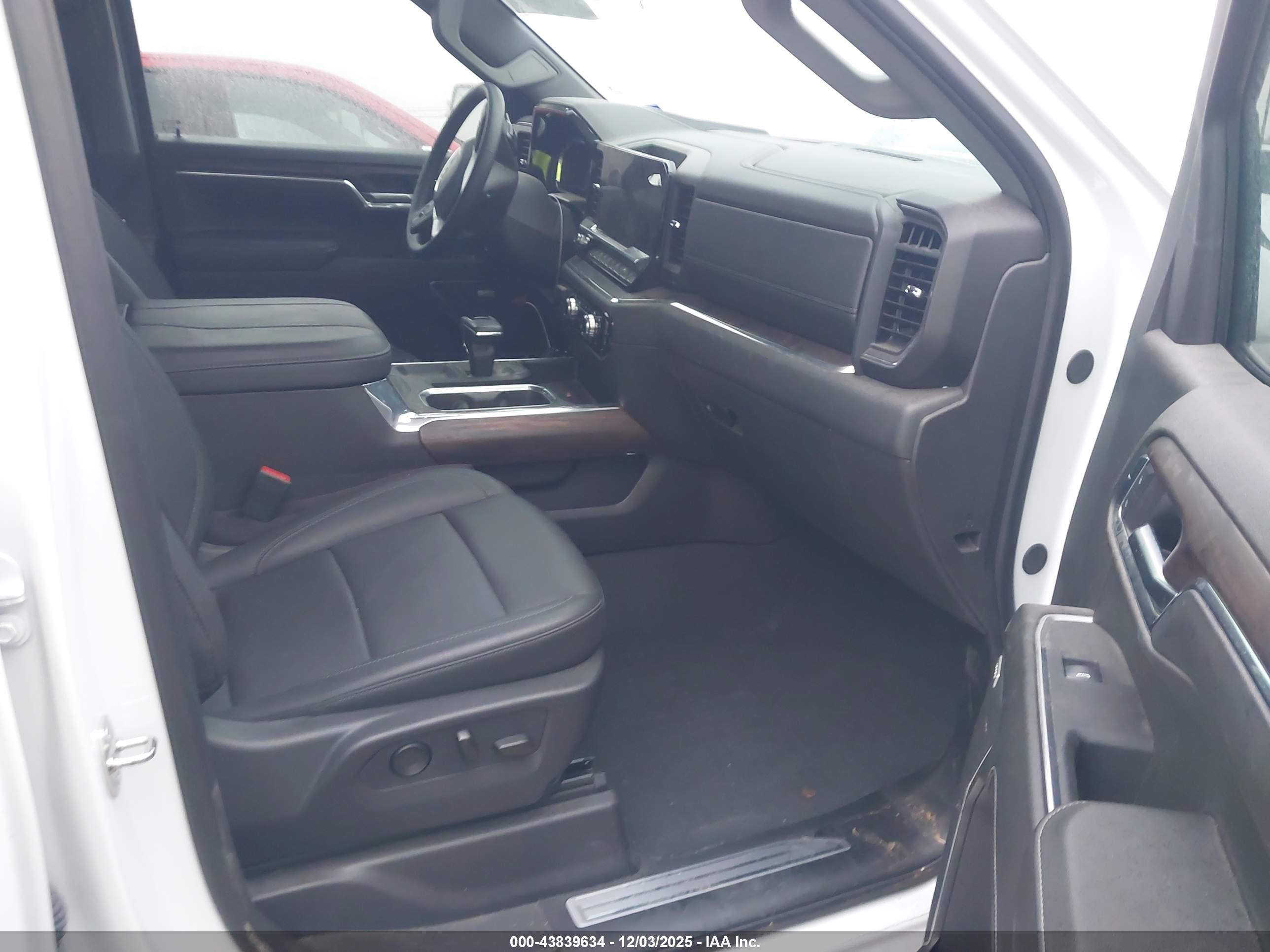 GMC SIERRA image 5