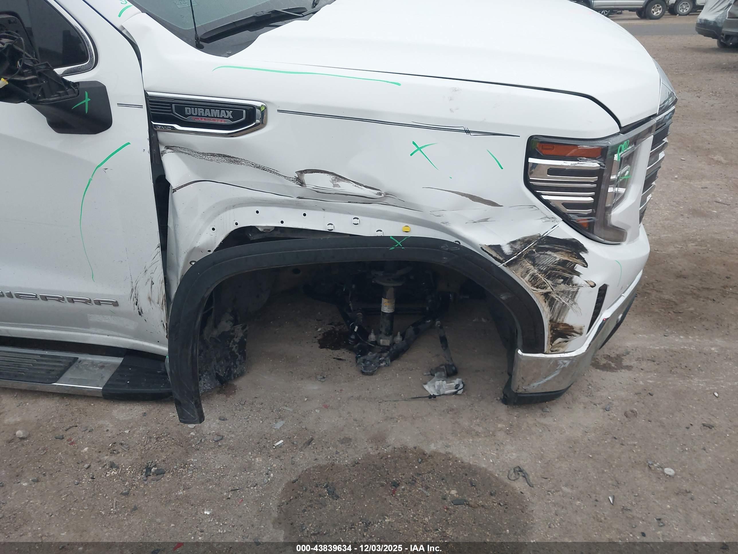GMC SIERRA image 6