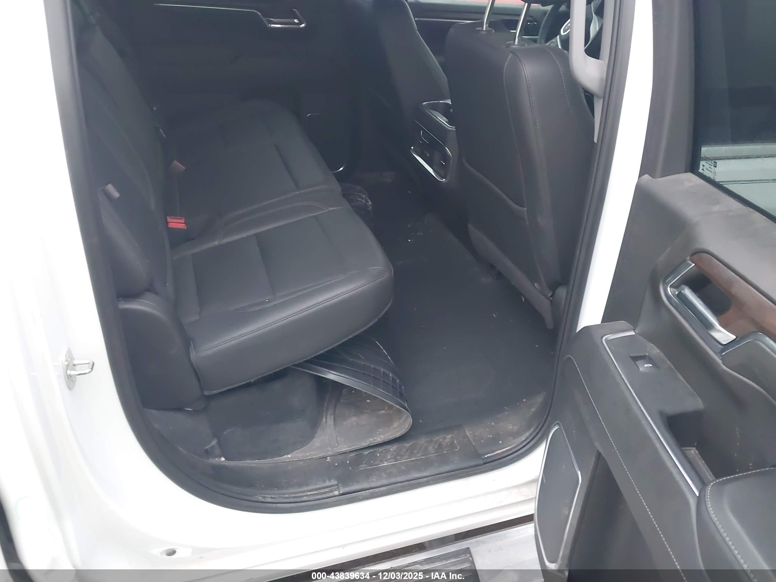 GMC SIERRA image 8