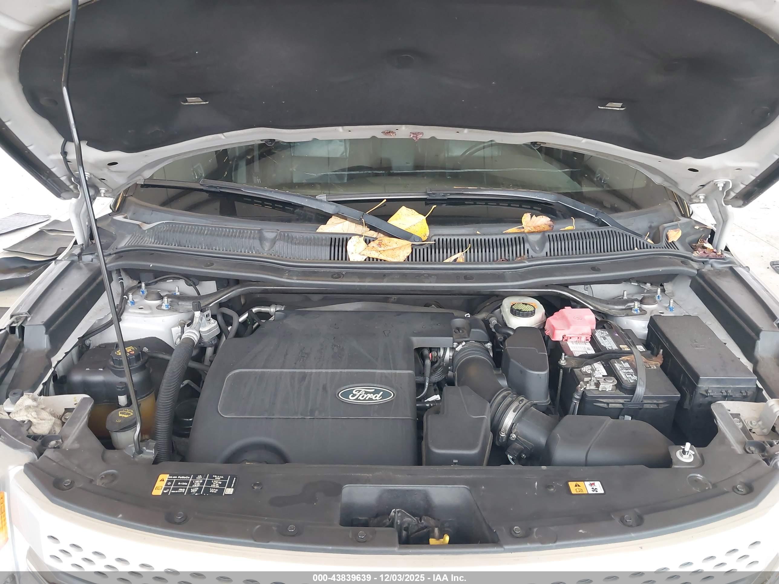 FORD EXPLORER image 10