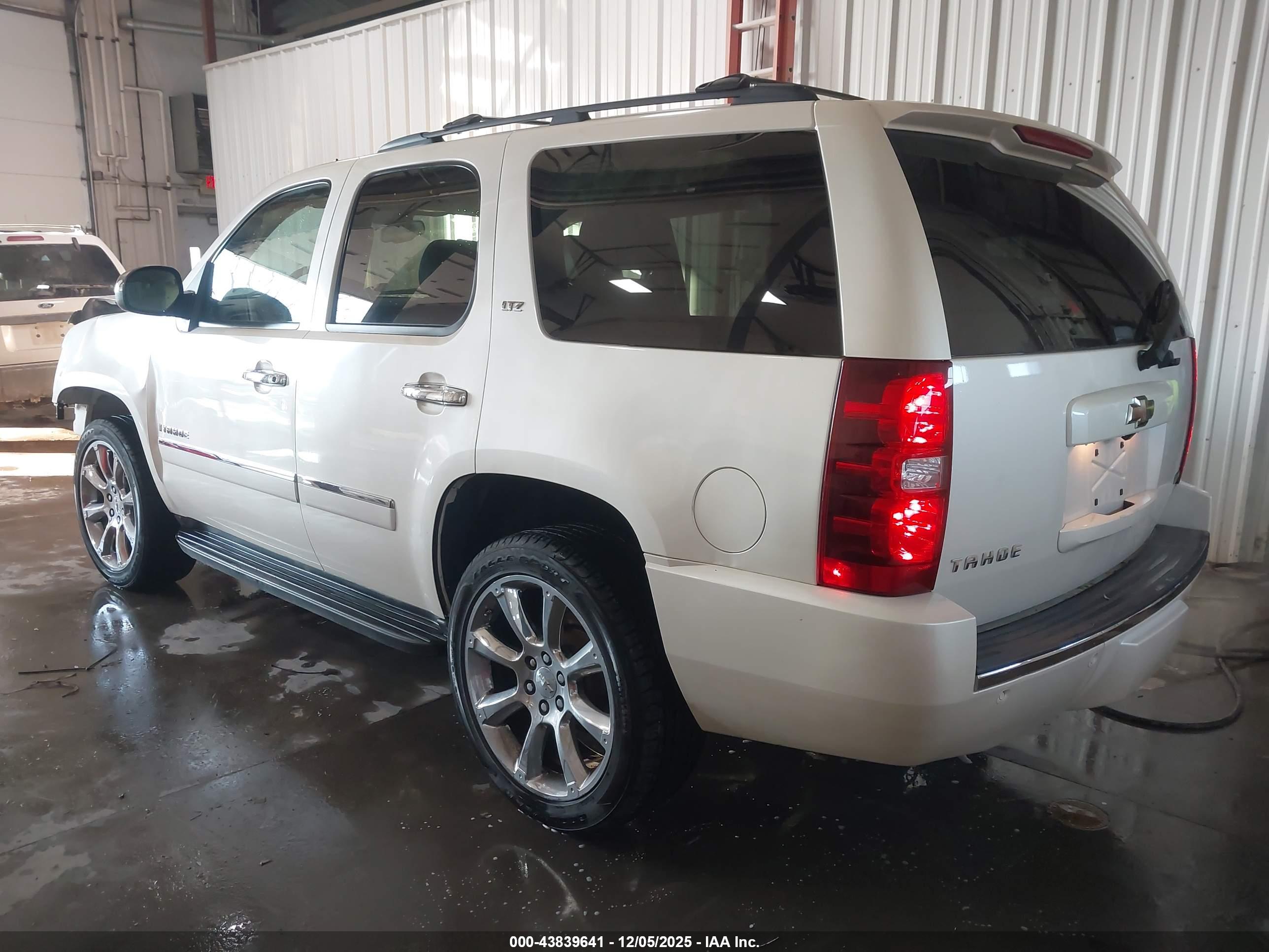 CHEVROLET TAHOE image 3