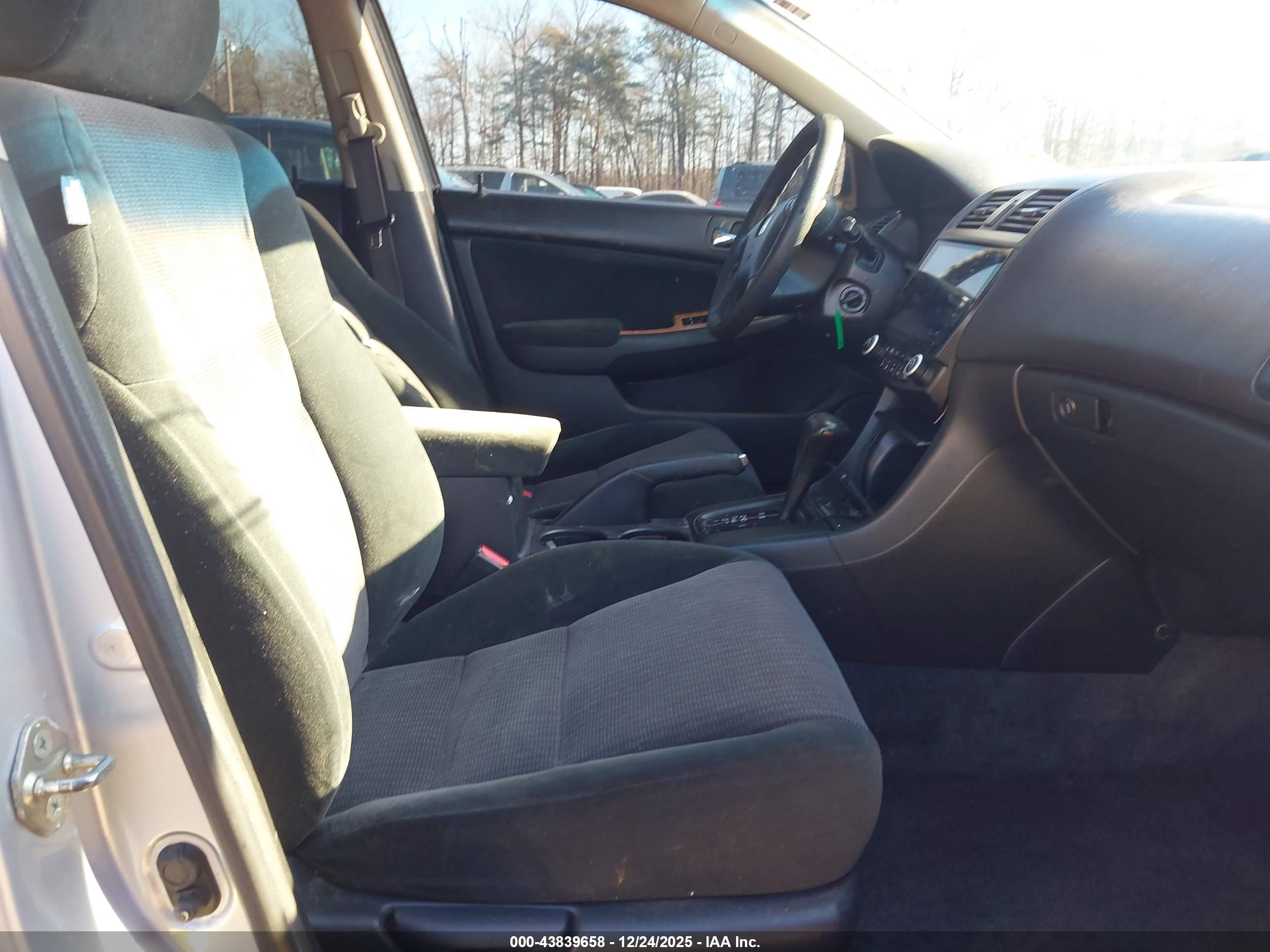 HONDA ACCORD image 5