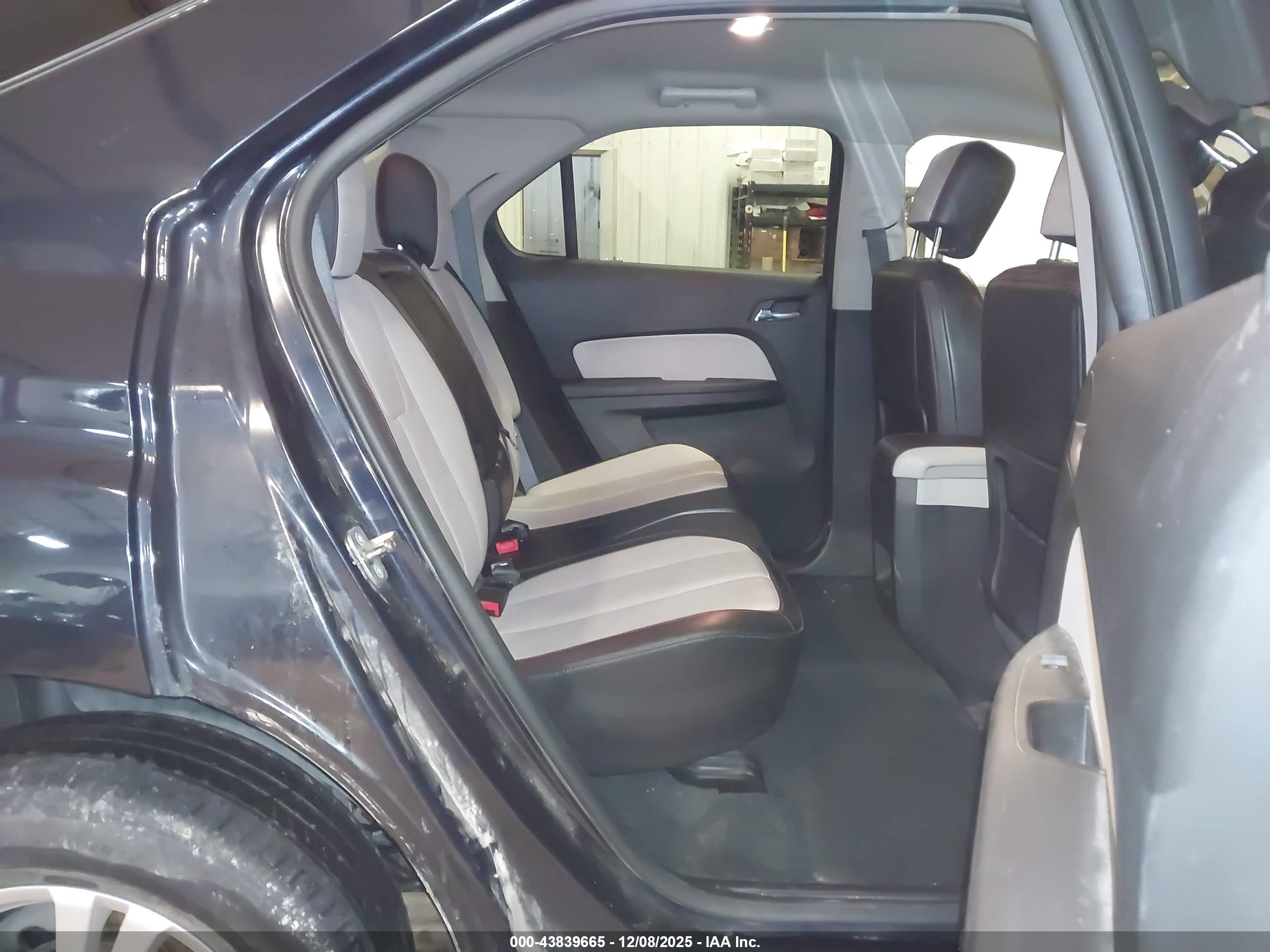 CHEVROLET EQUINOX image 8