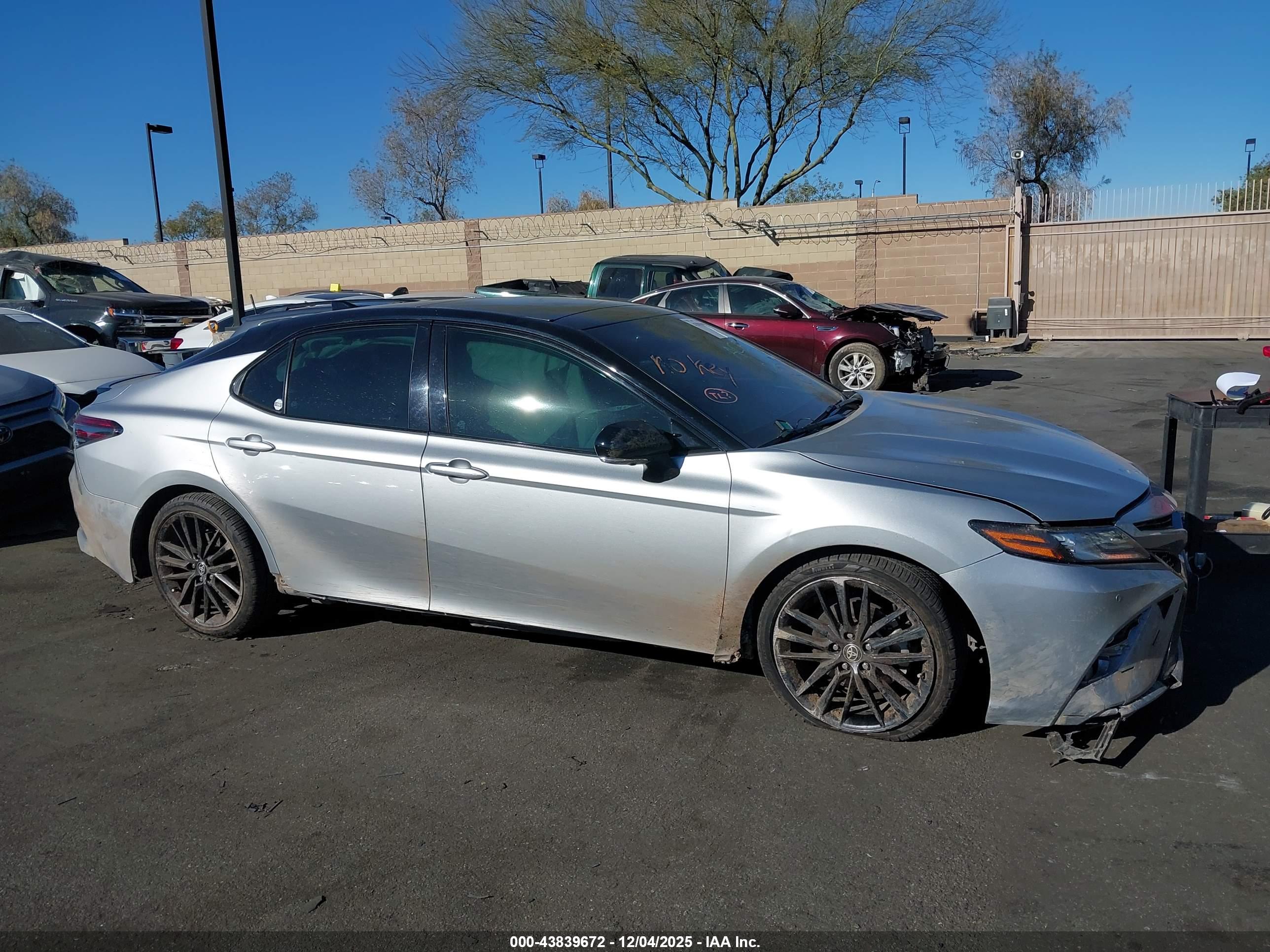 TOYOTA CAMRY image 6