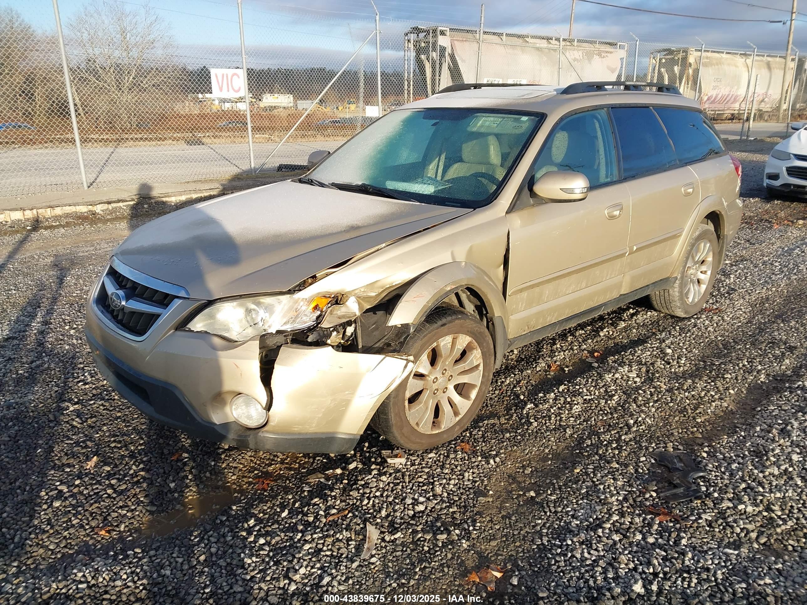 SUBARU OUTBACK image 2