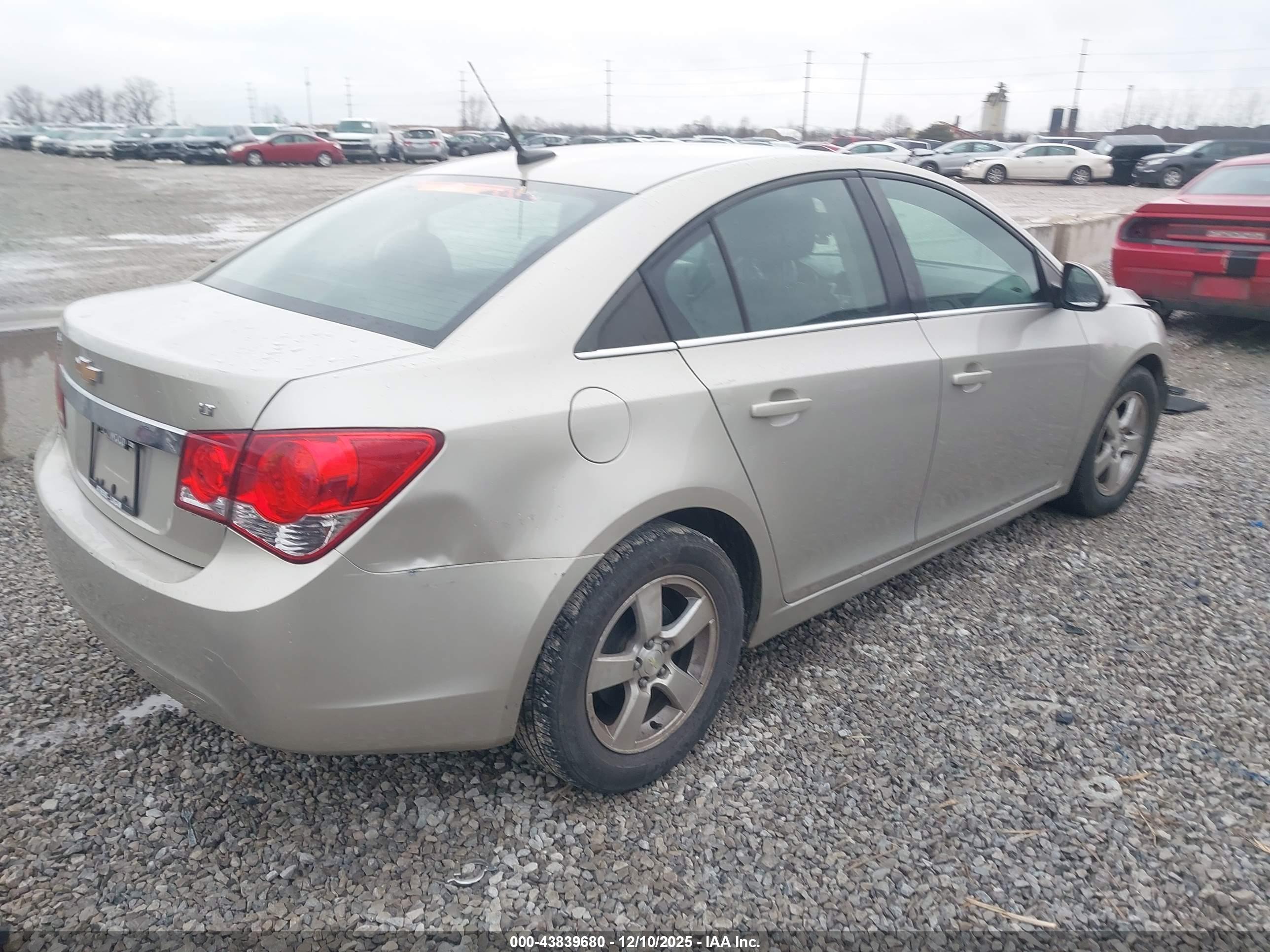 CHEVROLET CRUZE image 4