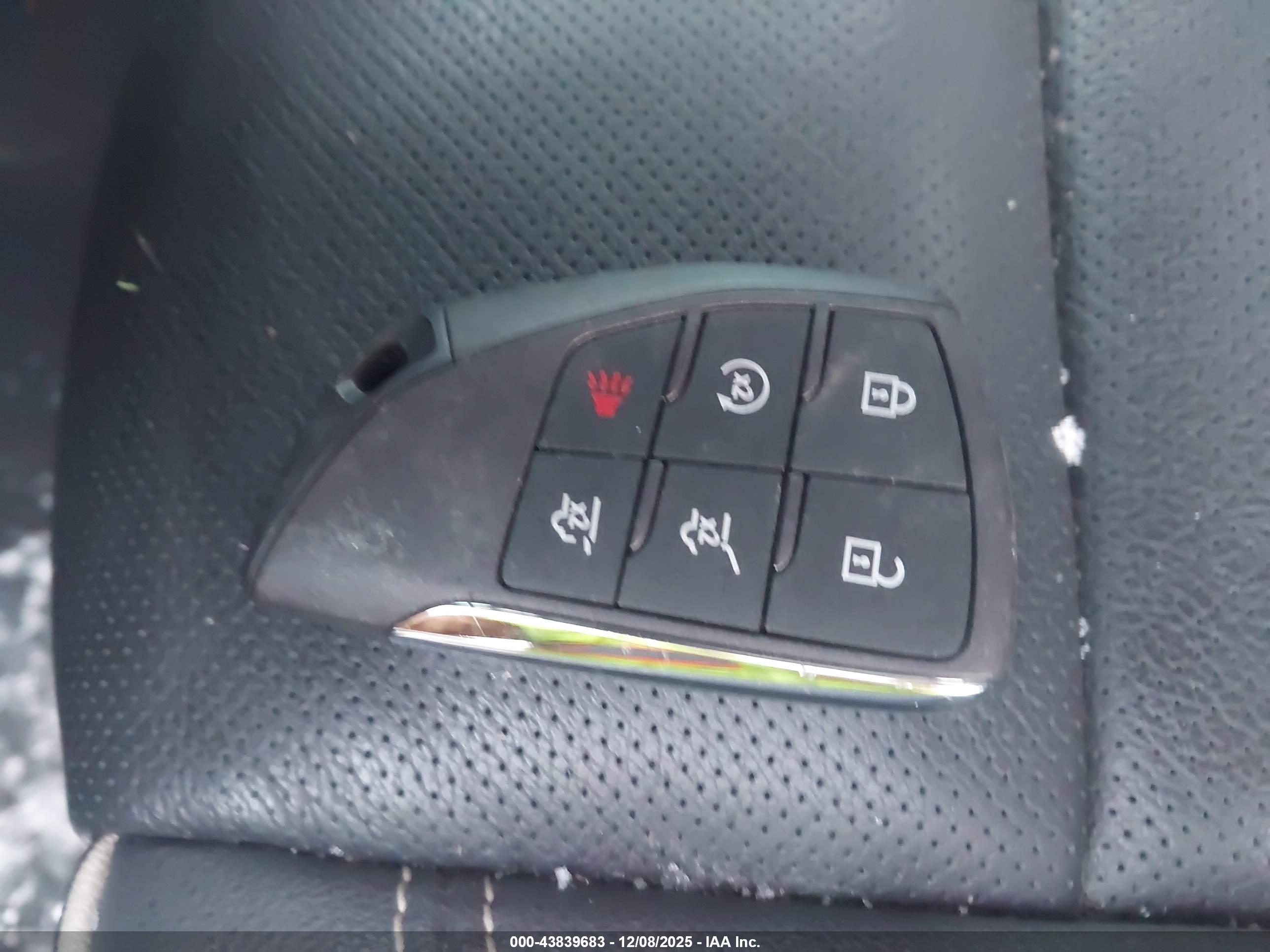 GMC YUKON image 11