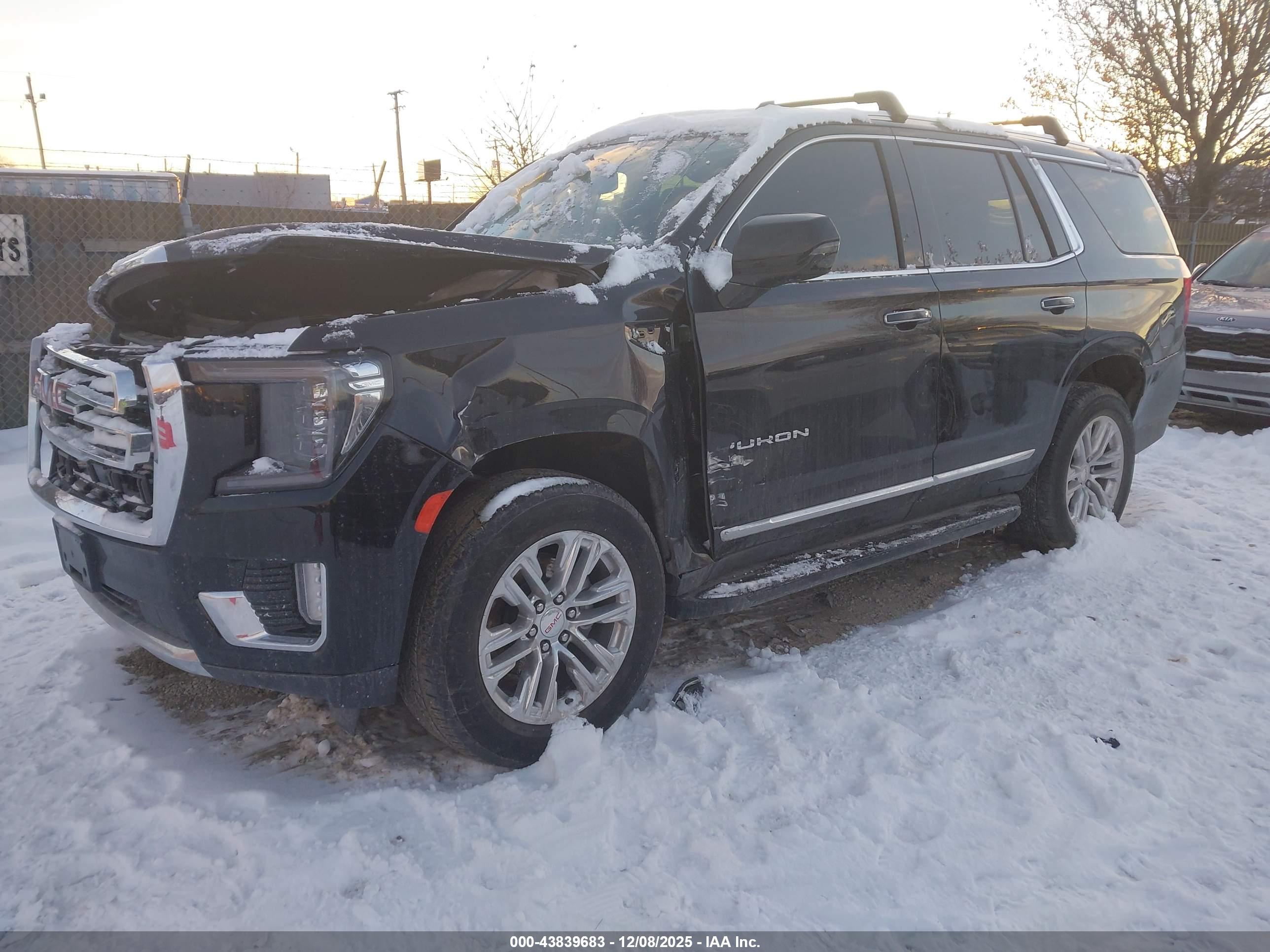 GMC YUKON image 2