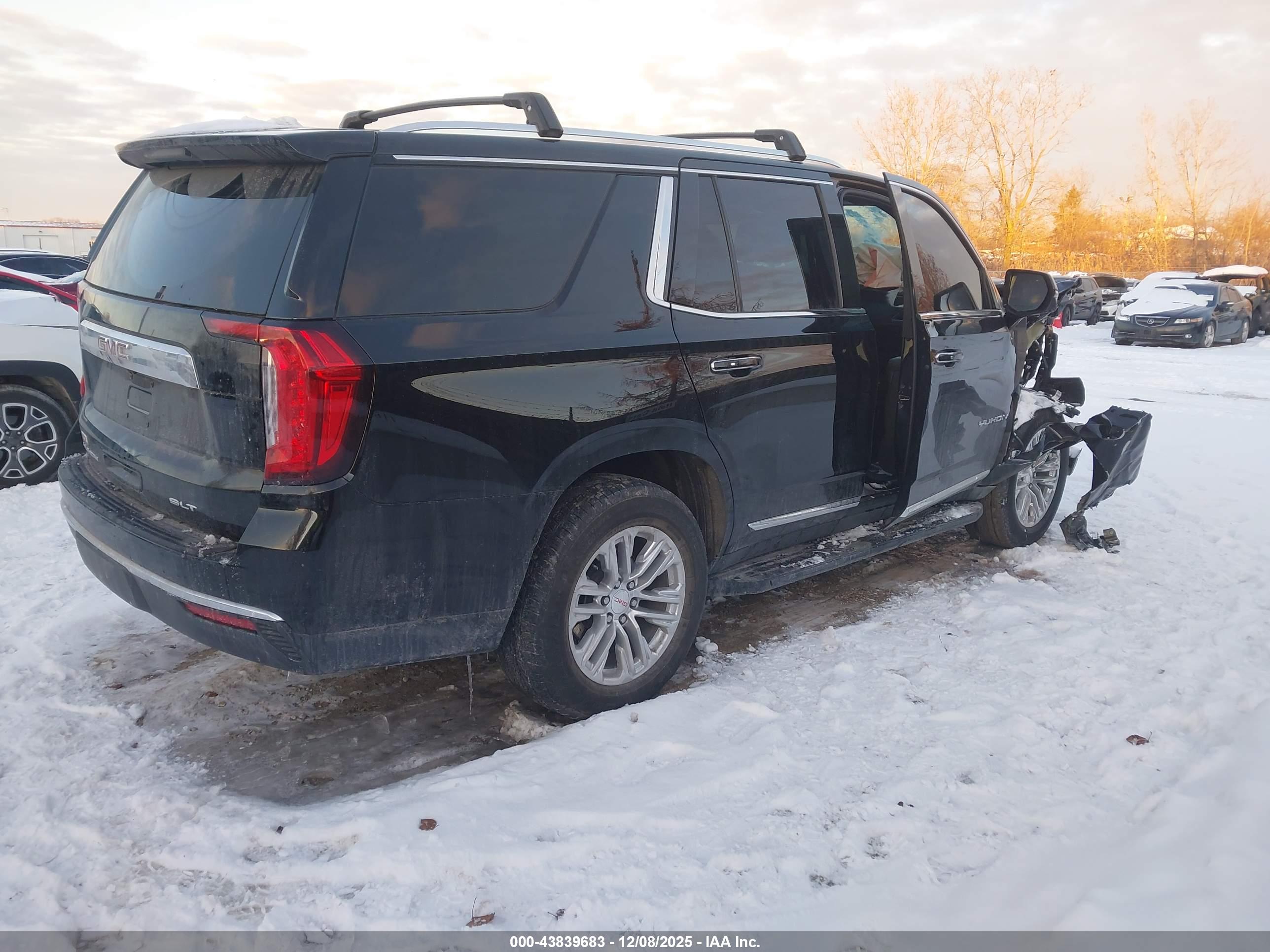 GMC YUKON image 4