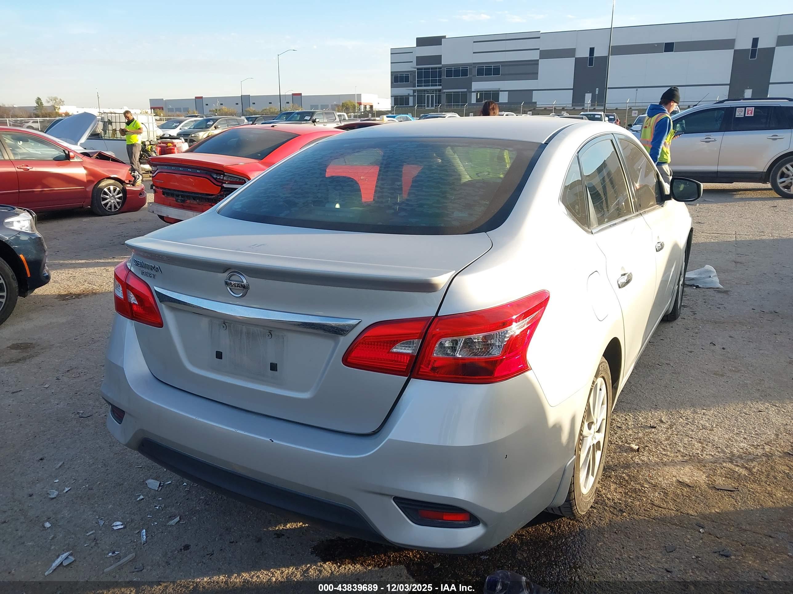 NISSAN SENTRA image 4