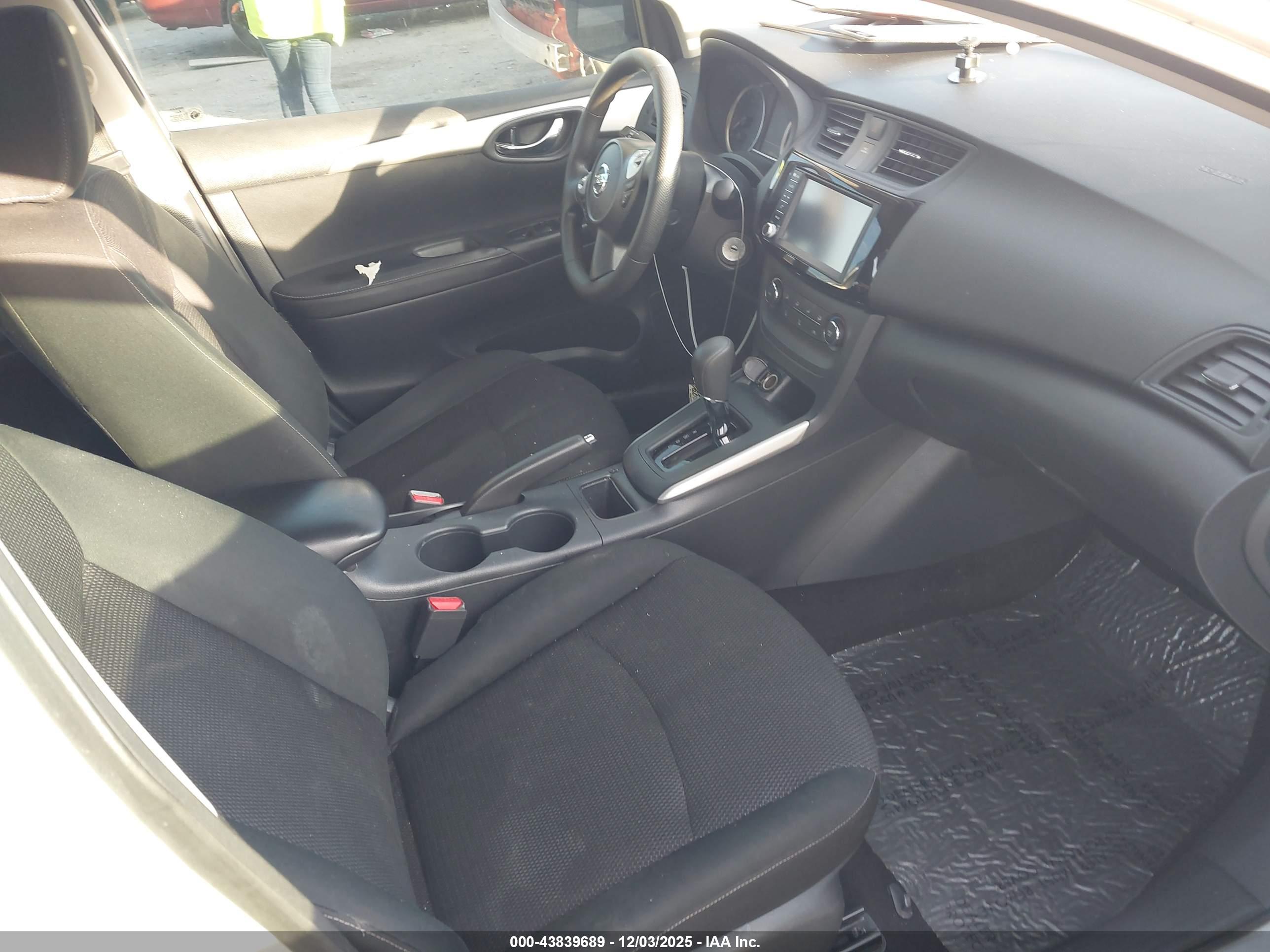 NISSAN SENTRA image 5