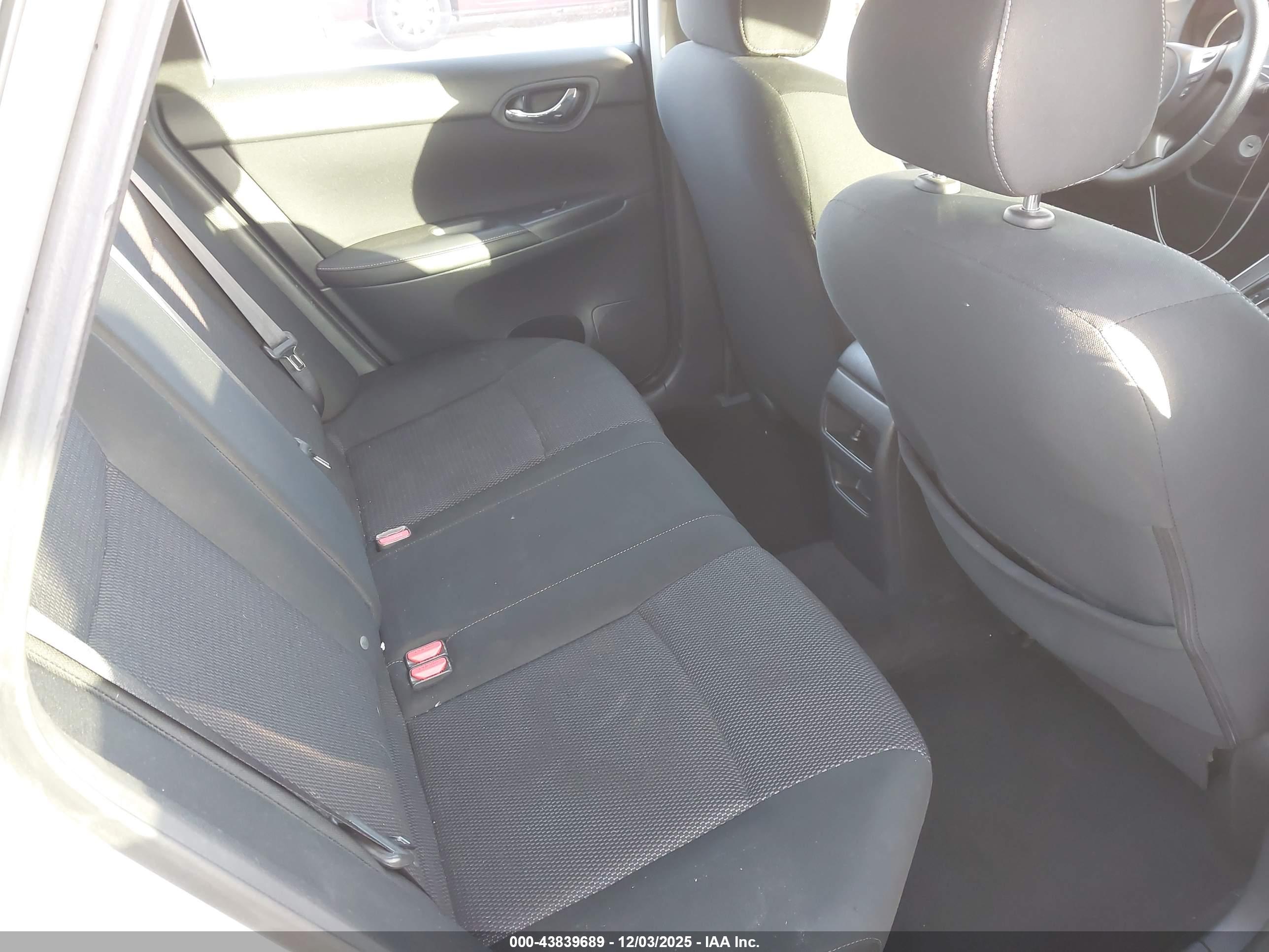 NISSAN SENTRA image 8