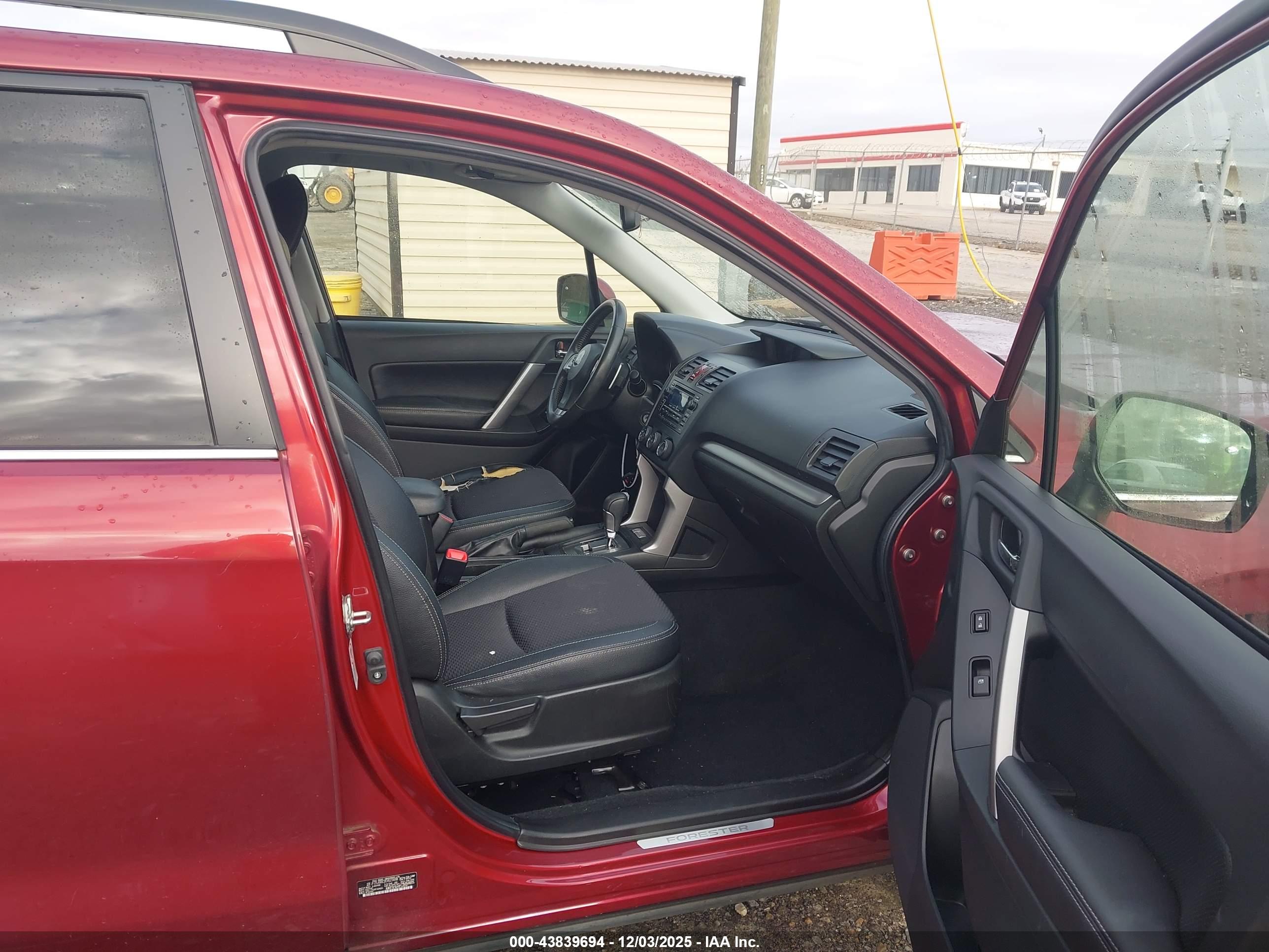 SUBARU FORESTER image 5