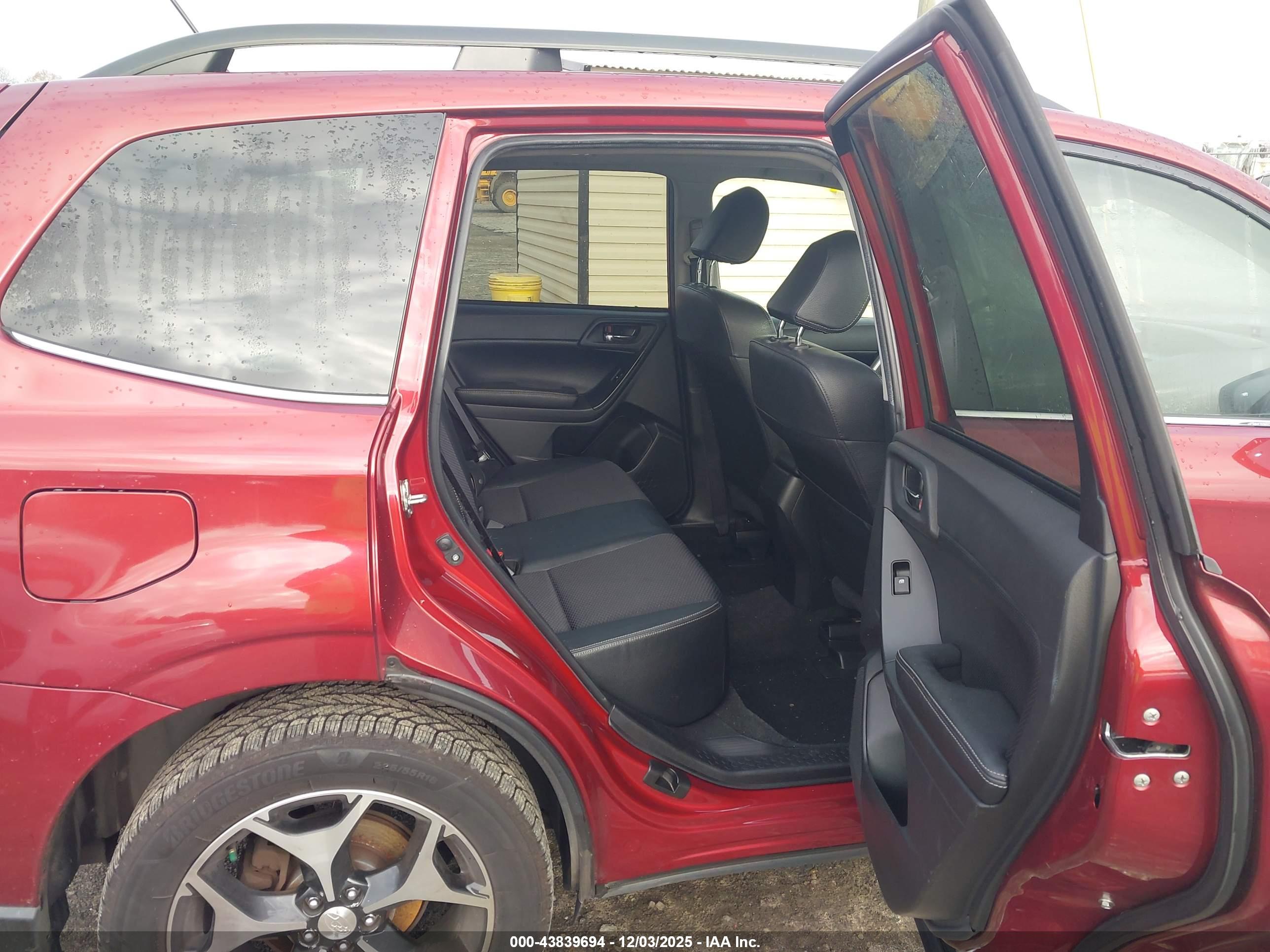 SUBARU FORESTER image 8