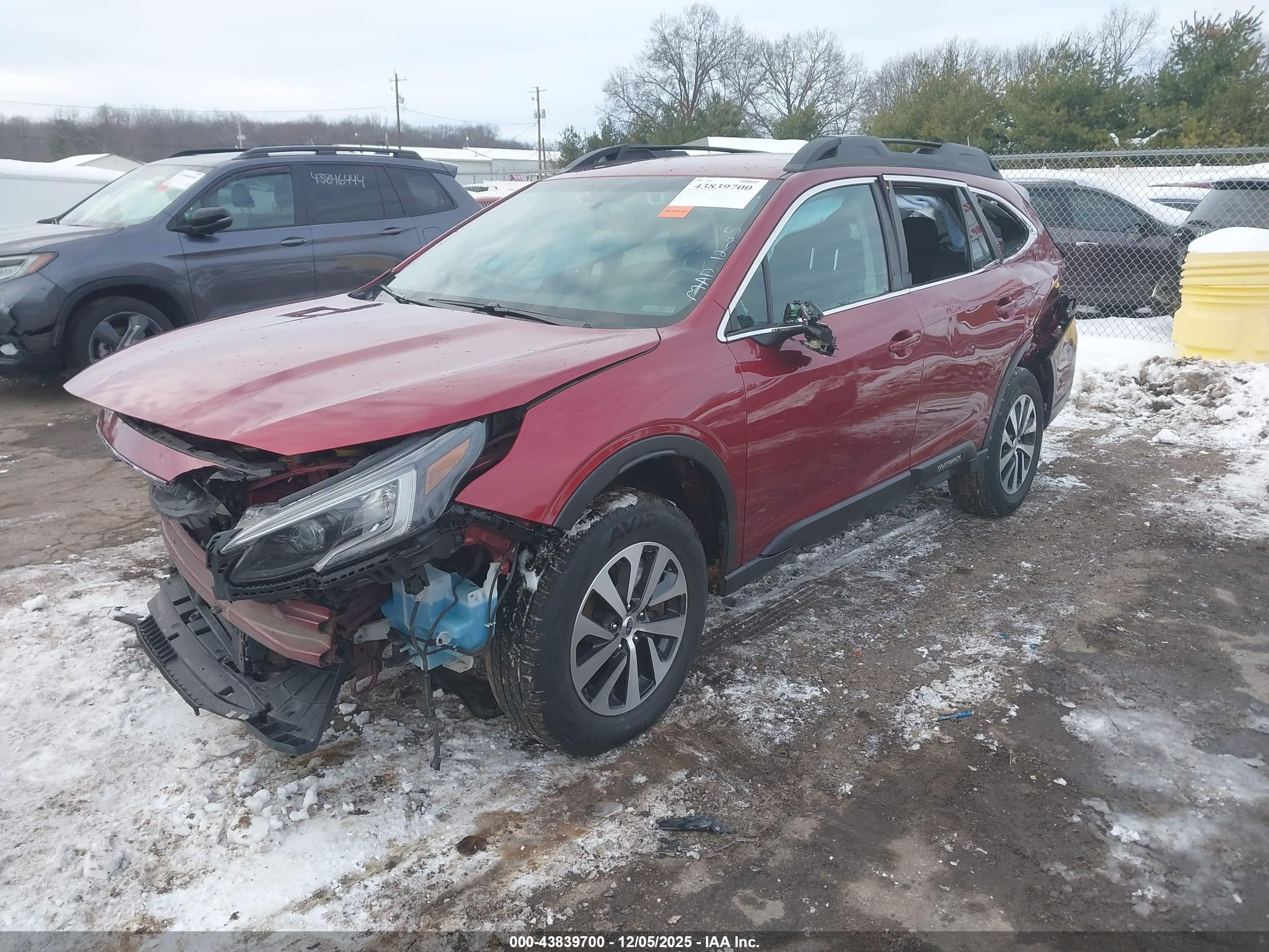SUBARU OUTBACK image 2