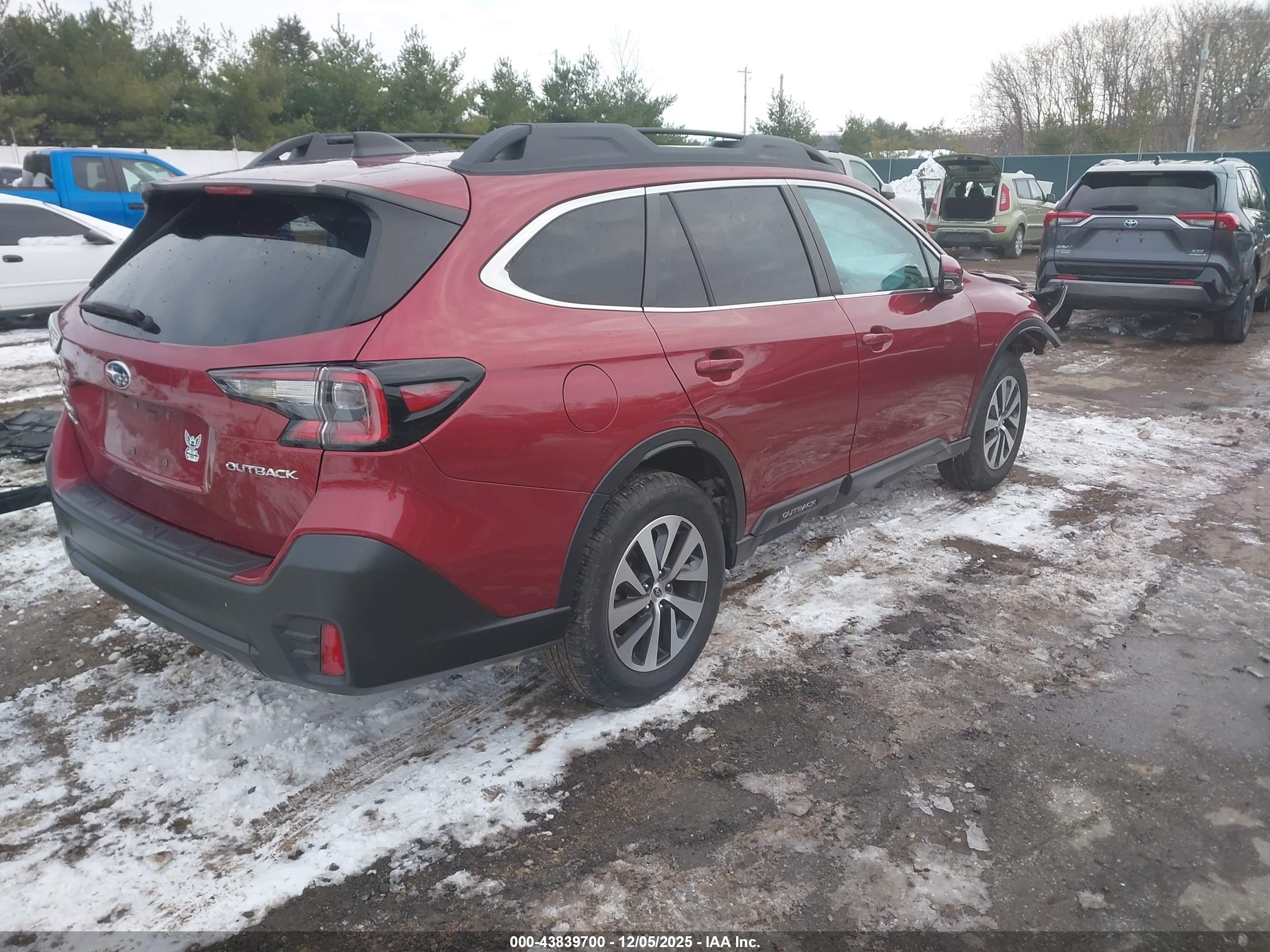 SUBARU OUTBACK image 4