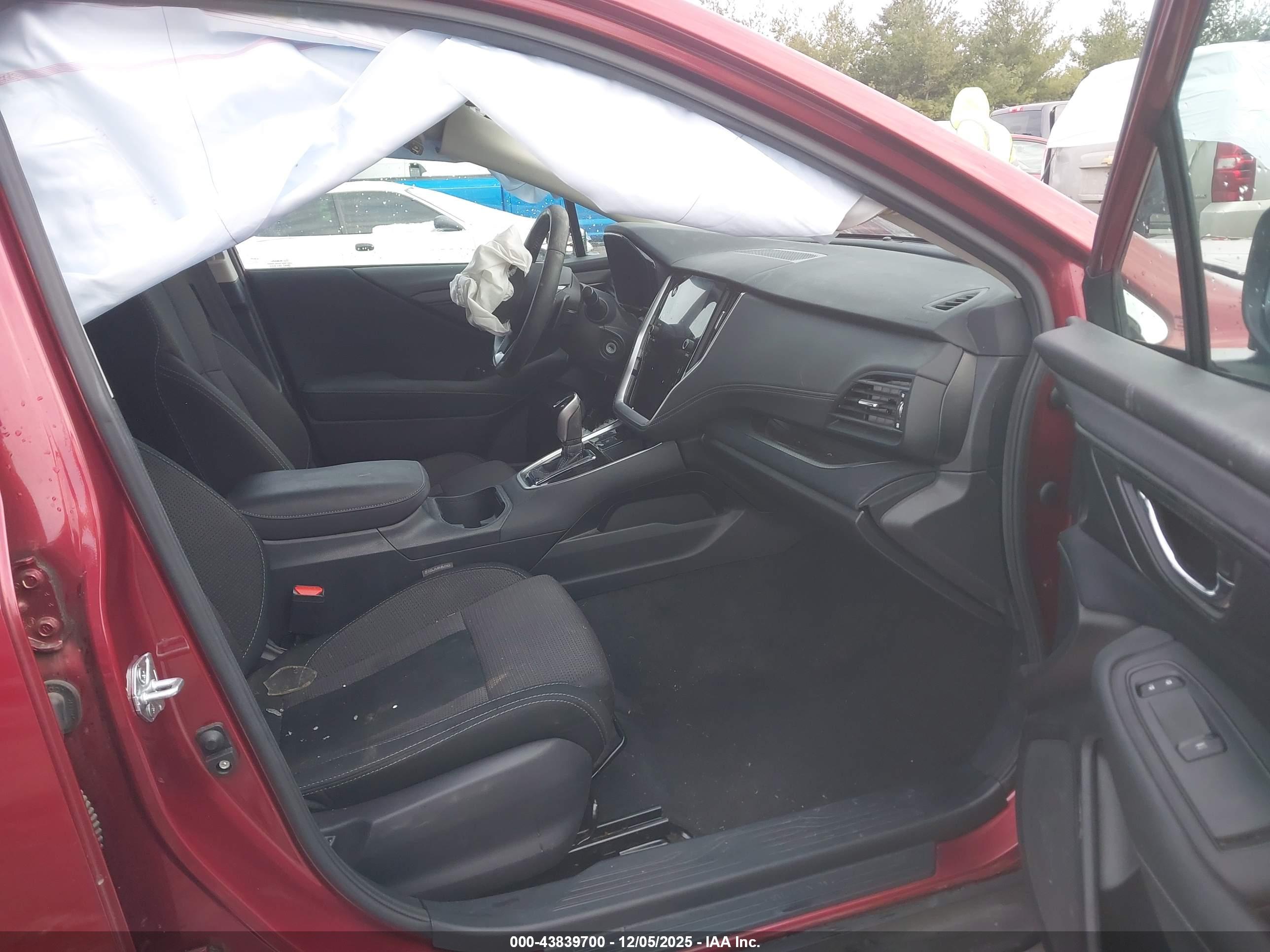 SUBARU OUTBACK image 5