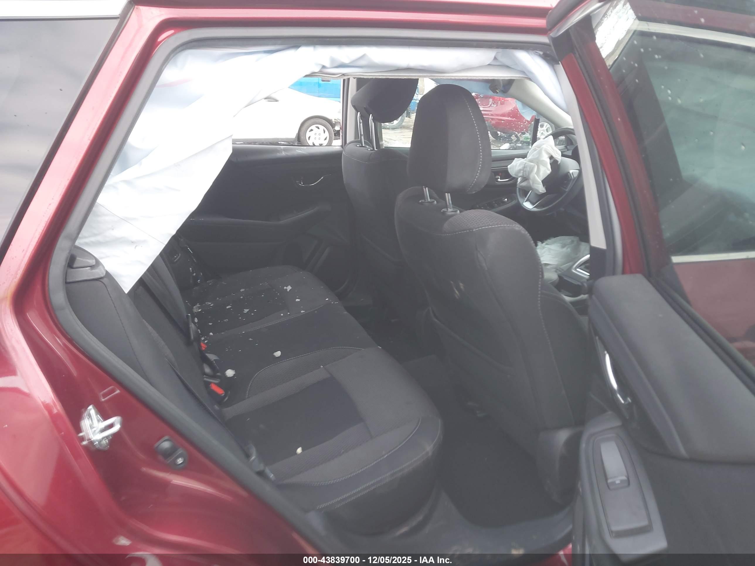 SUBARU OUTBACK image 8