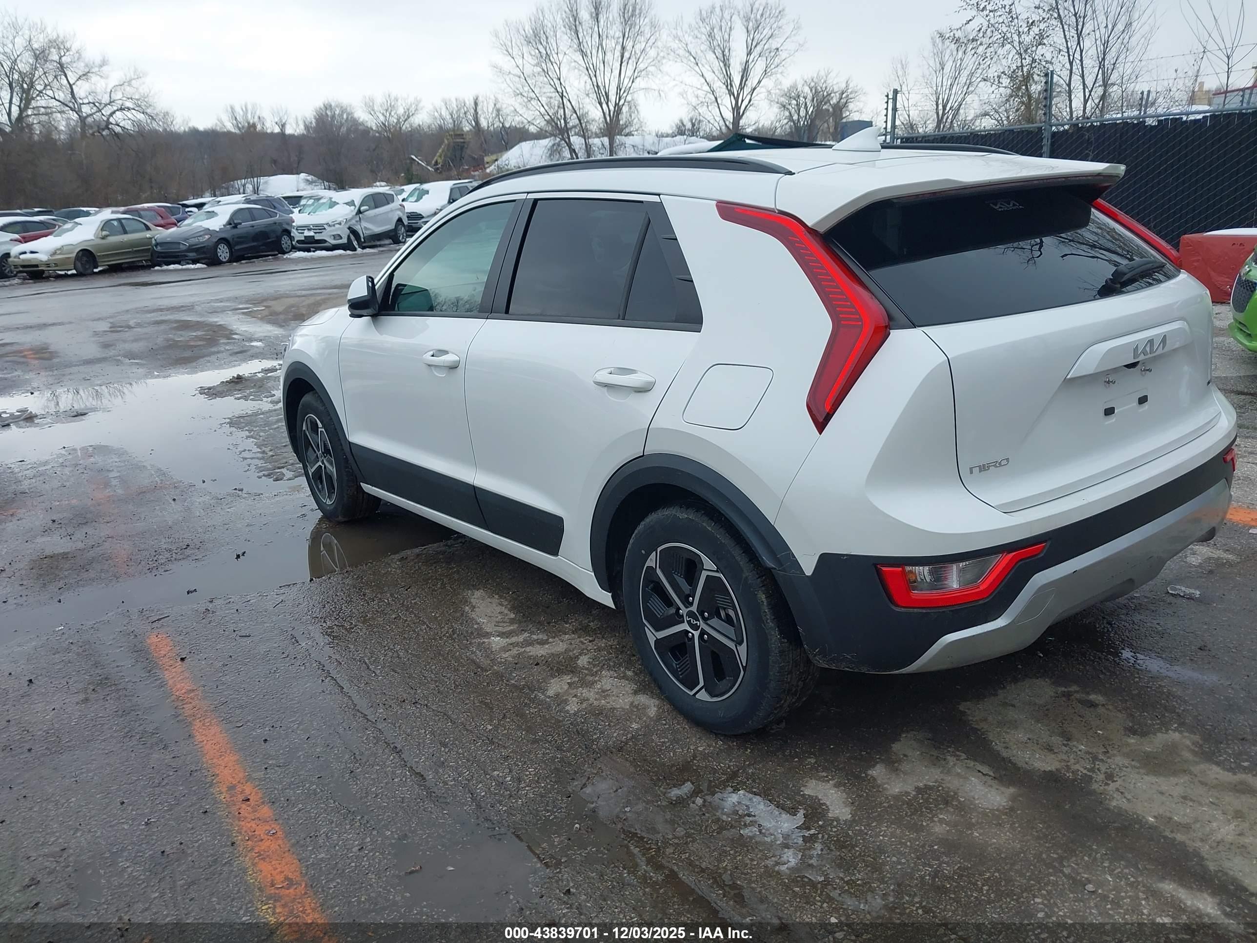 KIA NIRO image 3