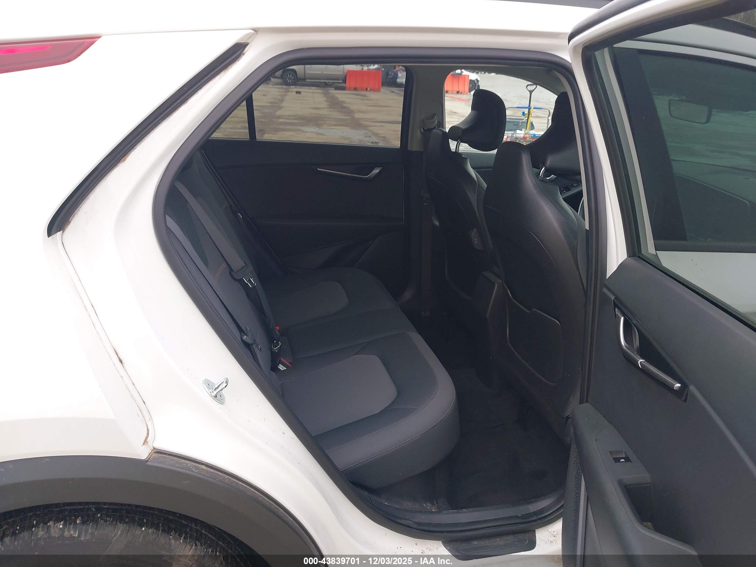 KIA NIRO image 8
