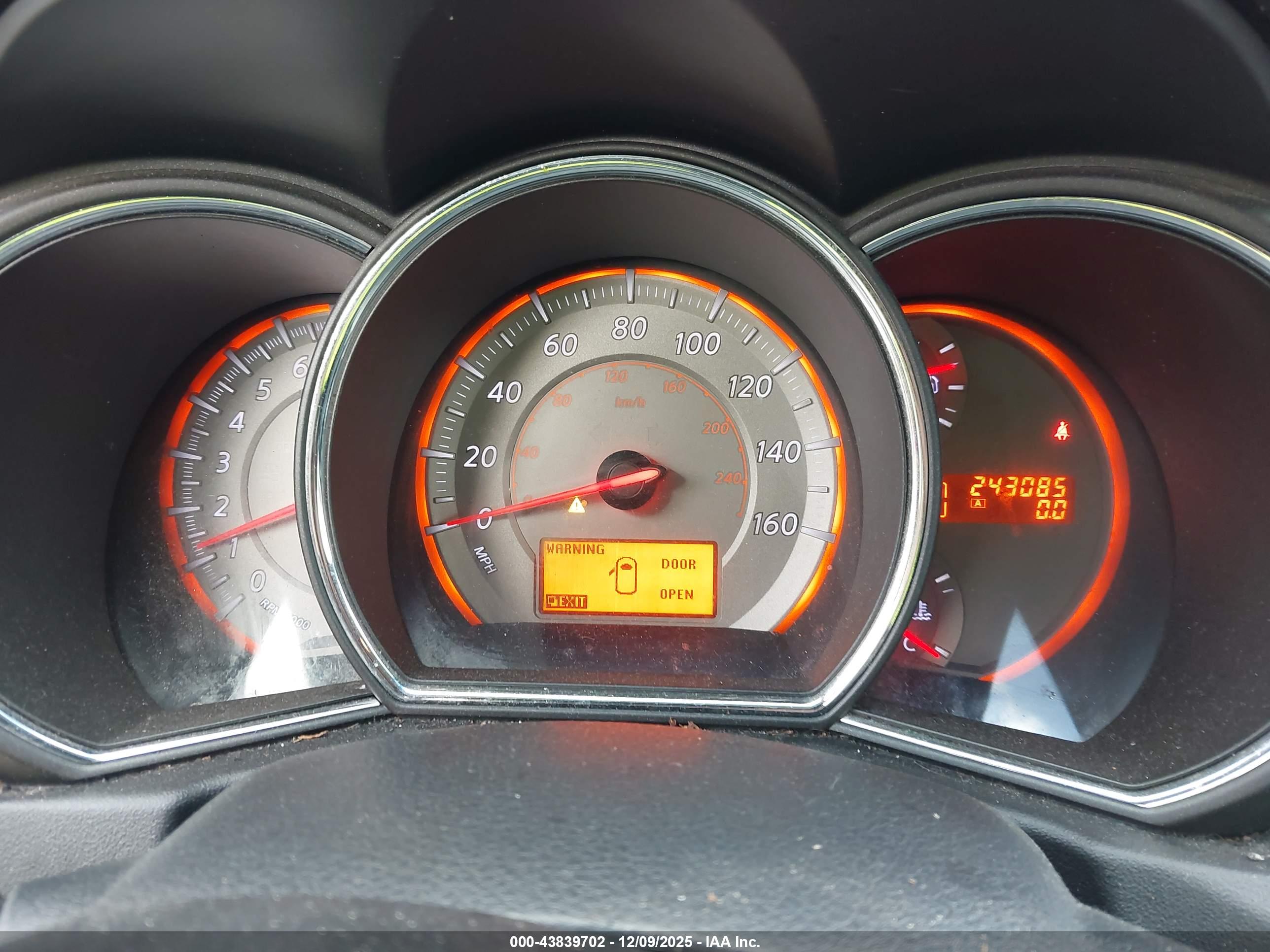 NISSAN MURANO image 7
