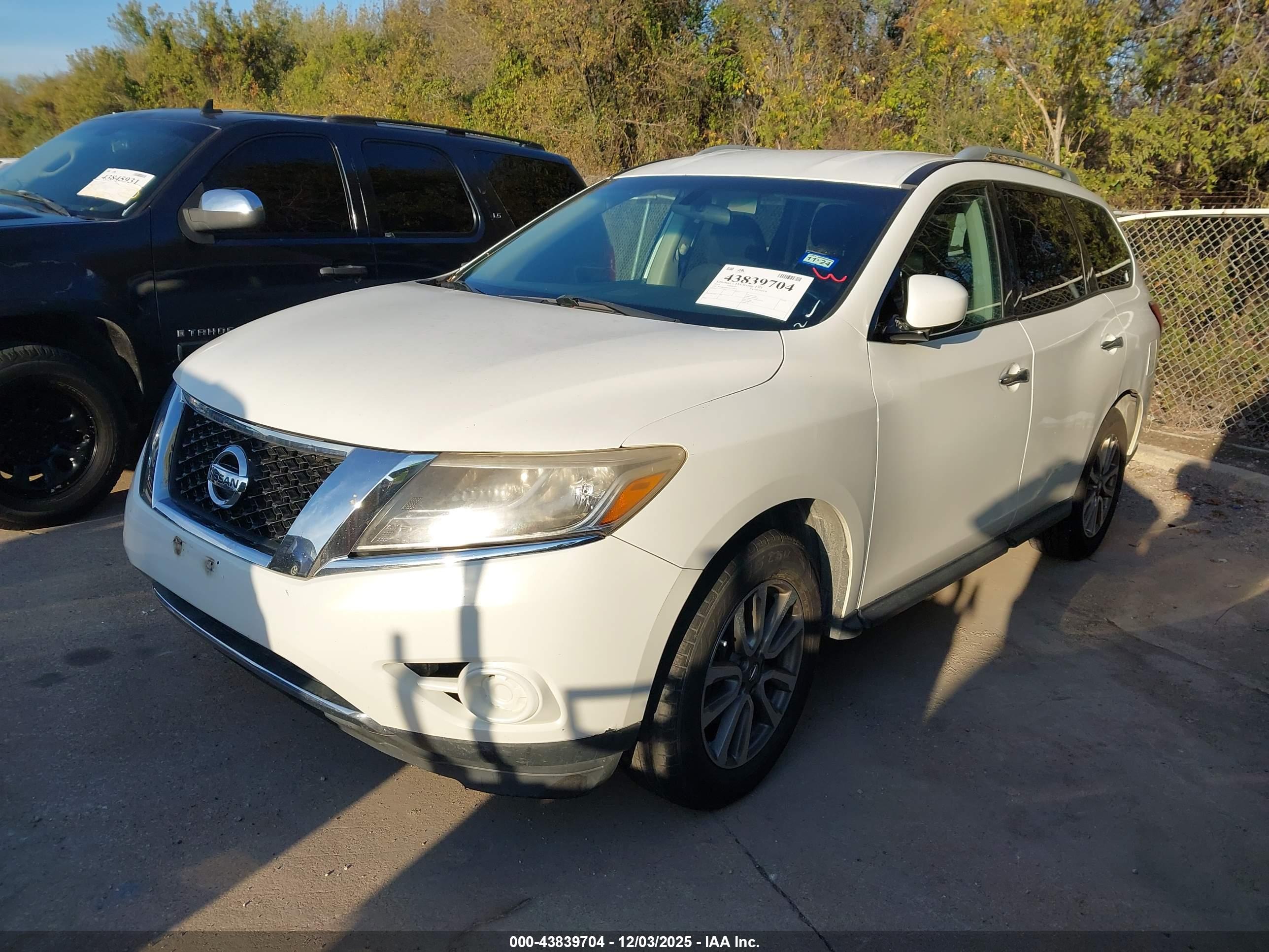 NISSAN PATHFINDER image 2
