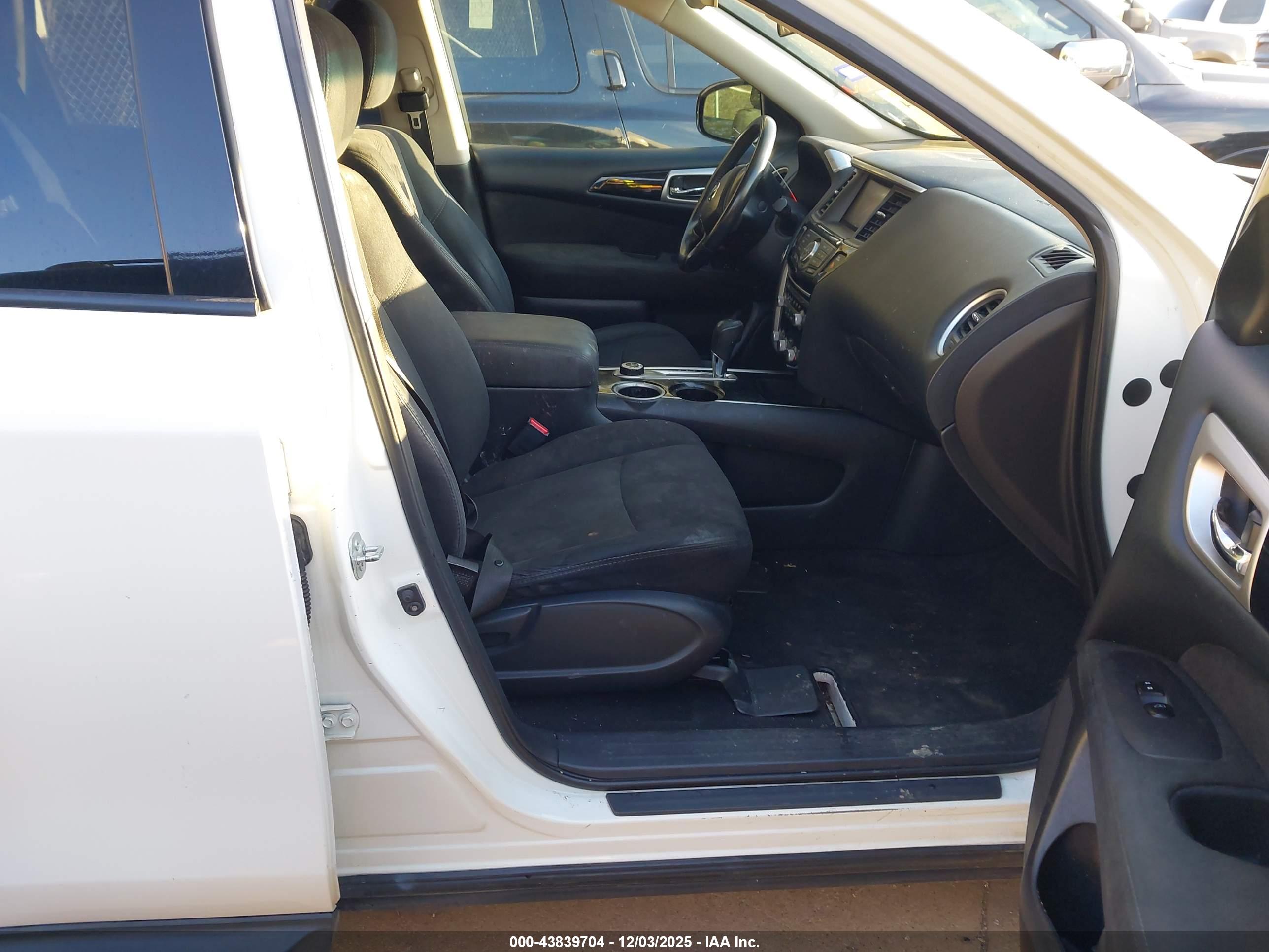 NISSAN PATHFINDER image 5