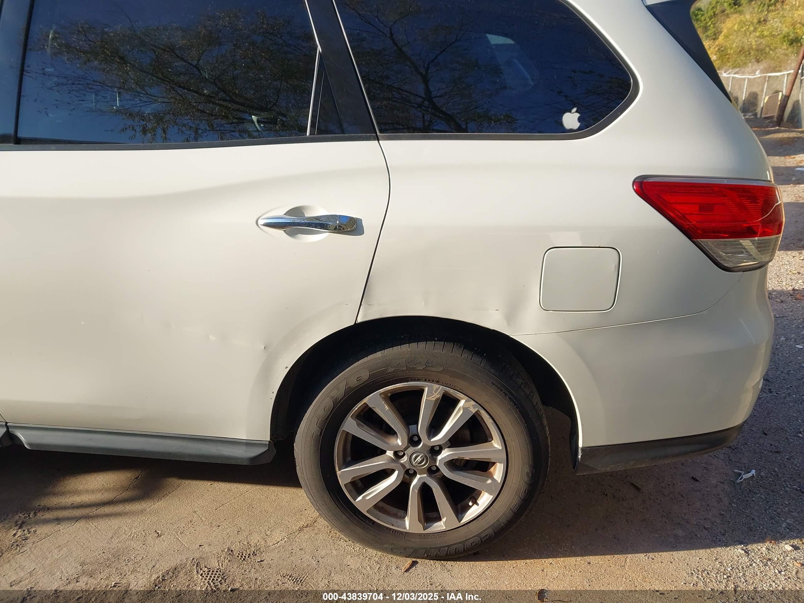NISSAN PATHFINDER image 6