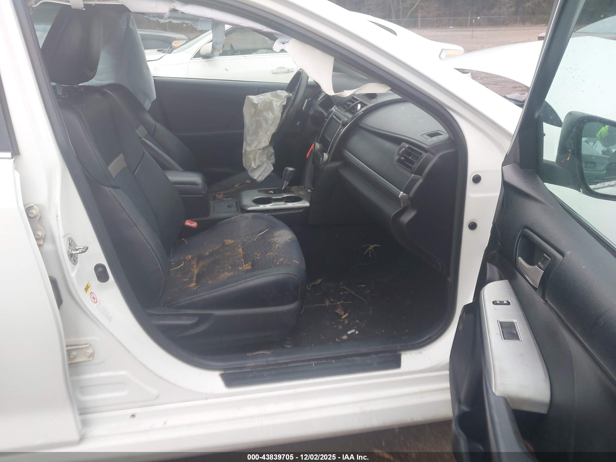 TOYOTA CAMRY image 5