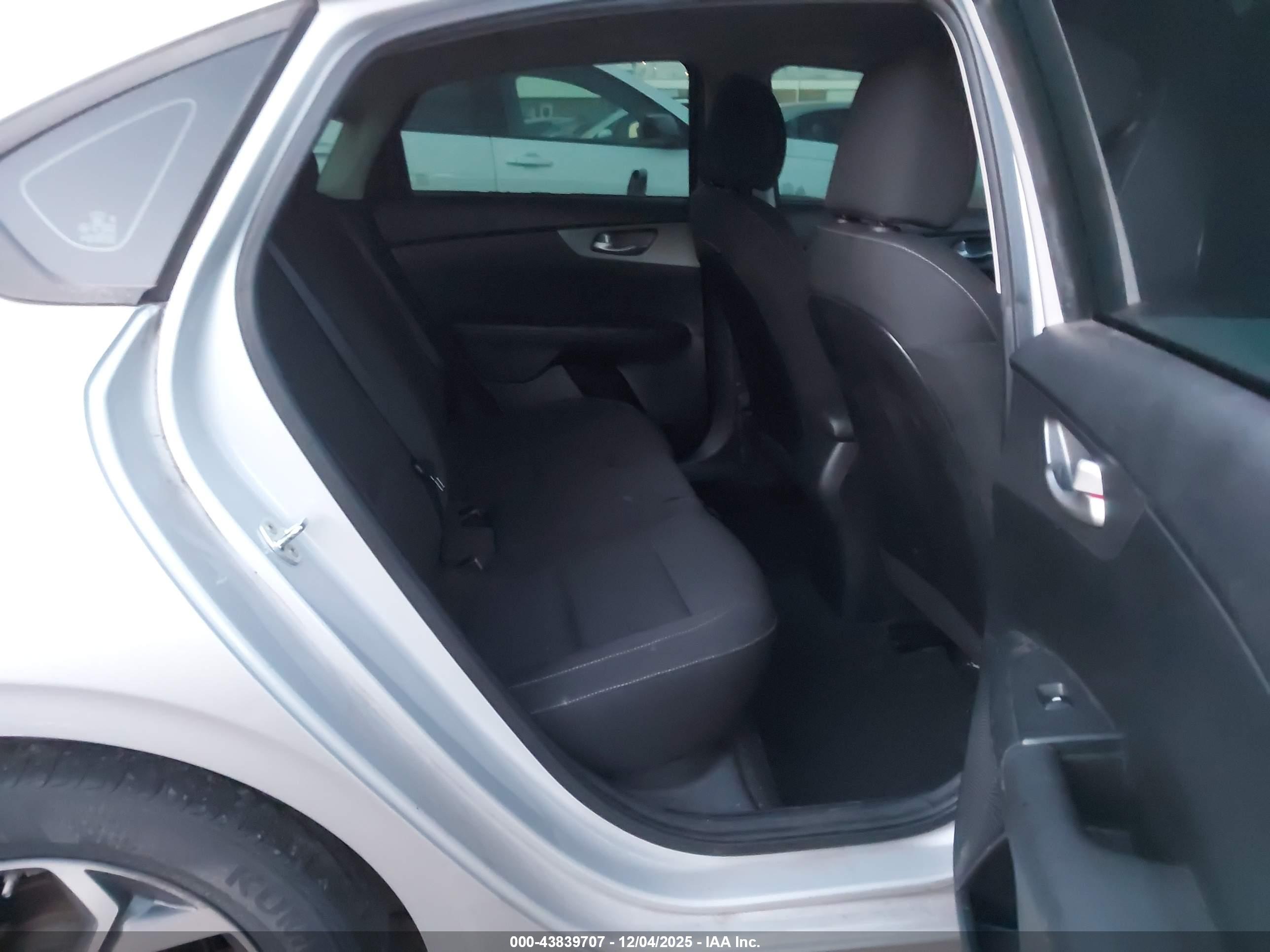 KIA FORTE image 8