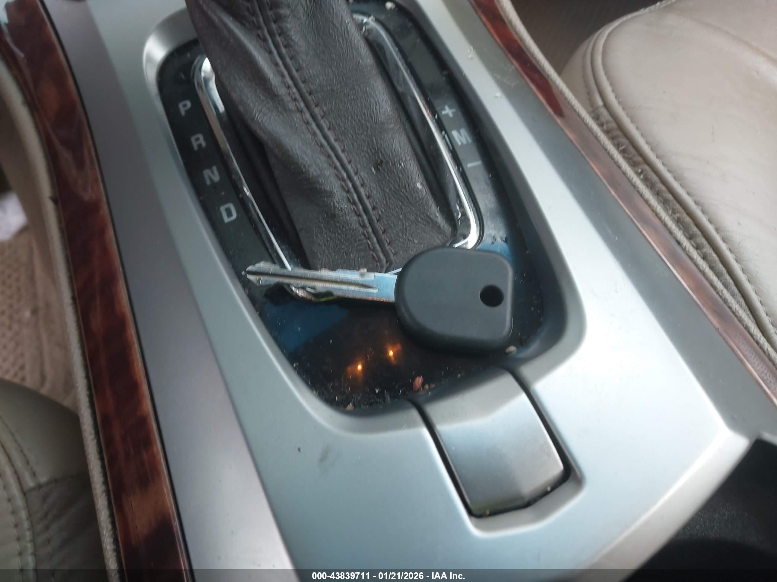 CADILLAC CTS image 11
