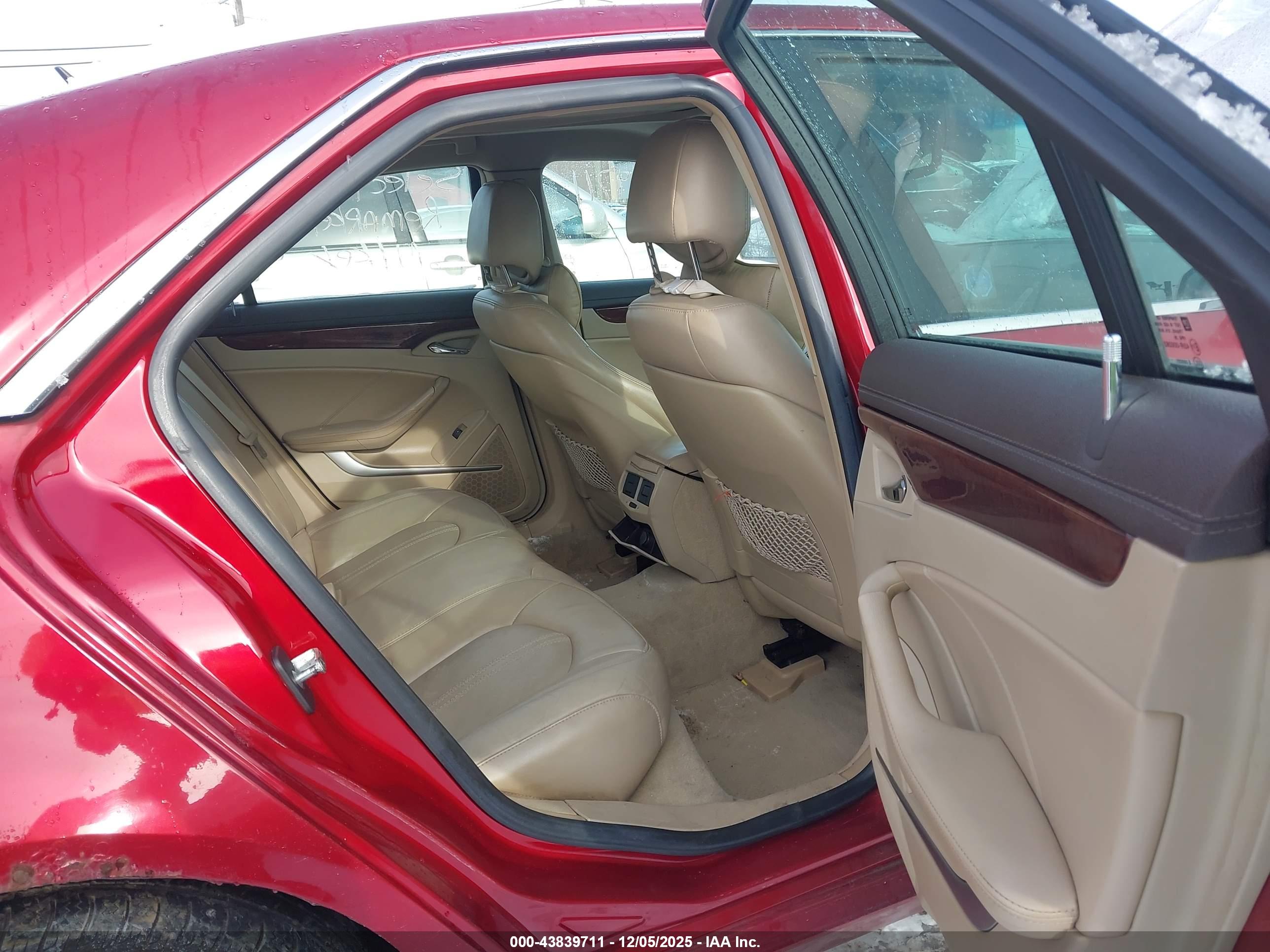 CADILLAC CTS image 8